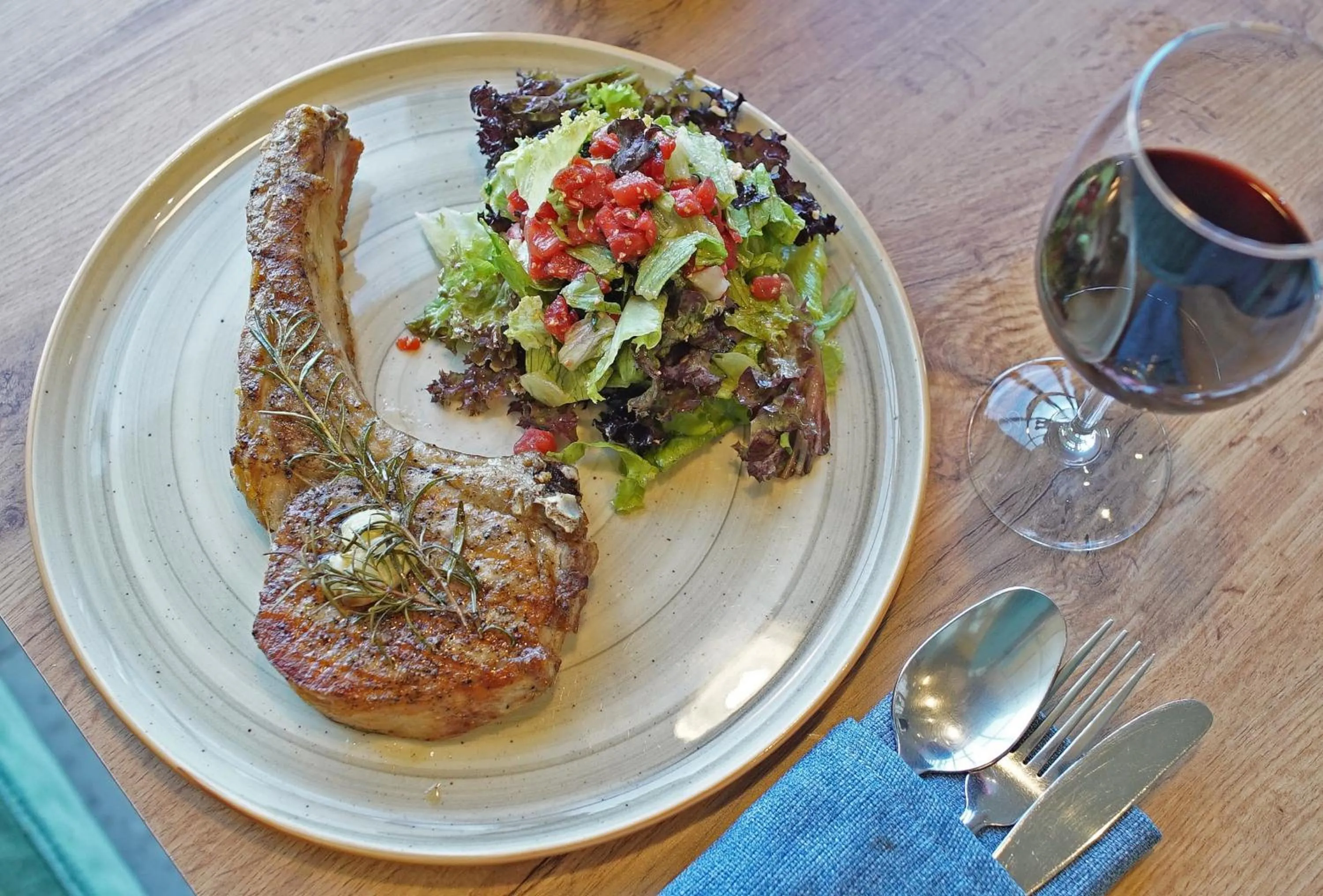 Restaurant/places to eat in Holiday Inn Telavi by IHG