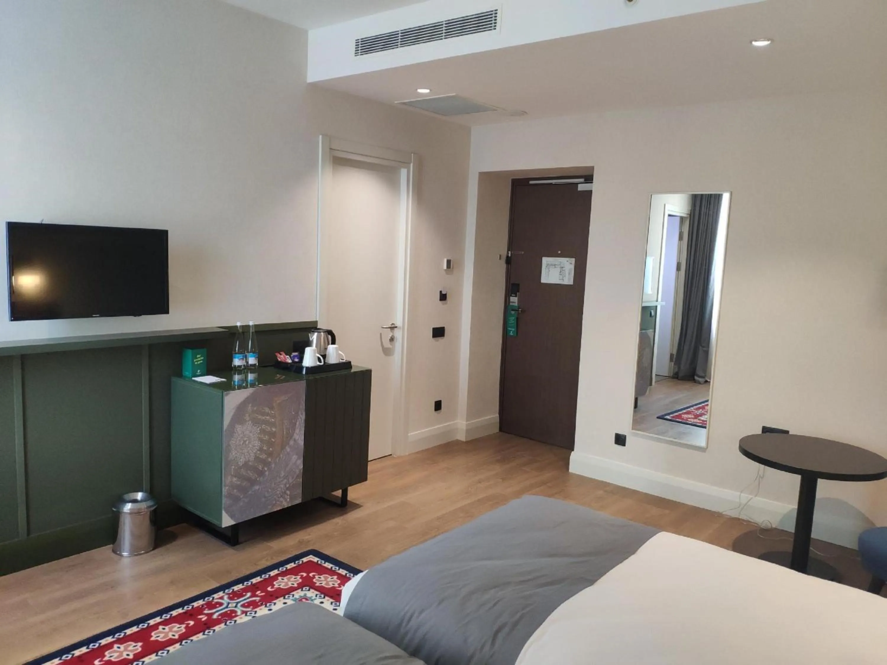 Photo of the whole room, Bed in Holiday Inn Telavi by IHG