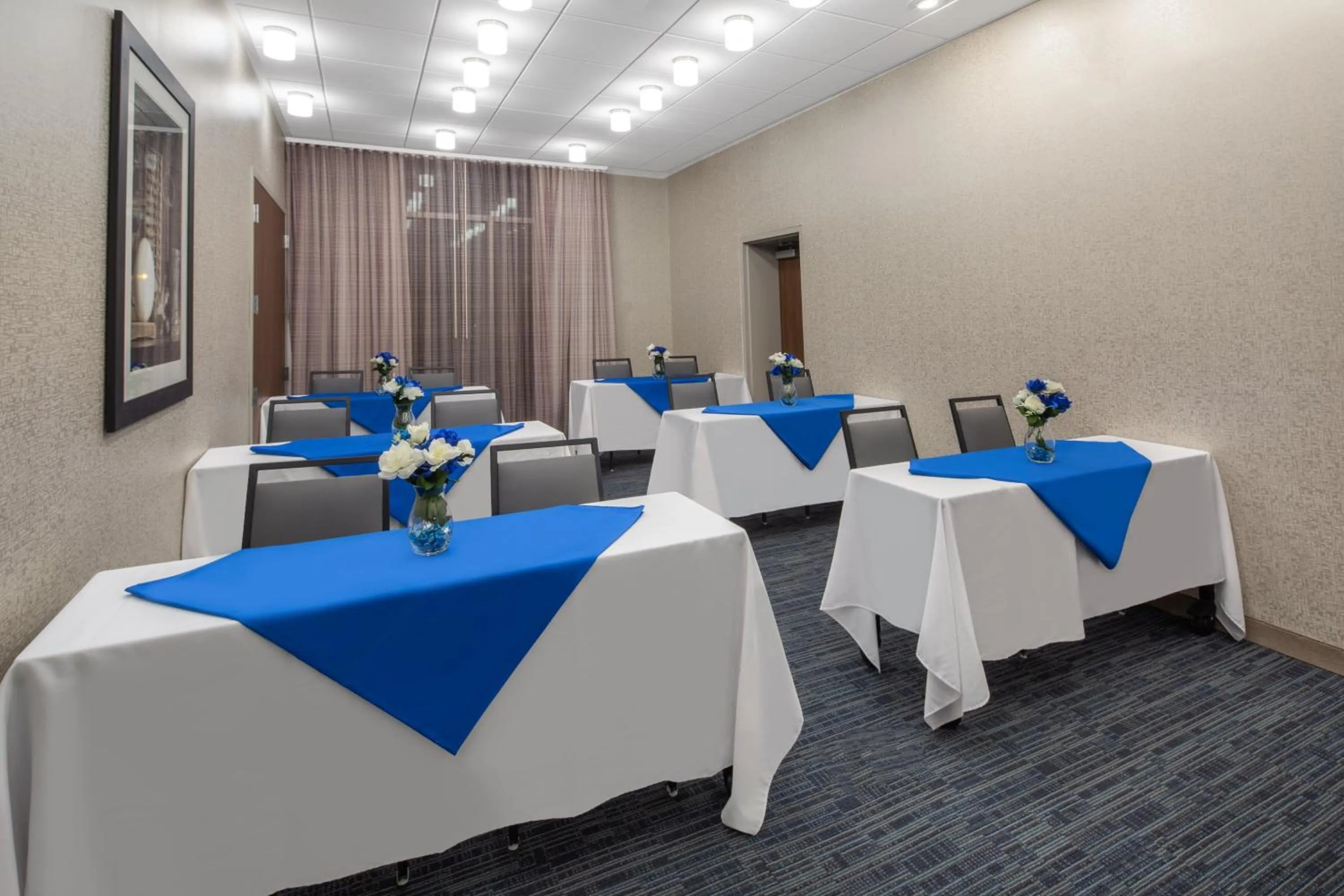 Meeting/conference room in Holiday Inn Express & Suites Chico by IHG