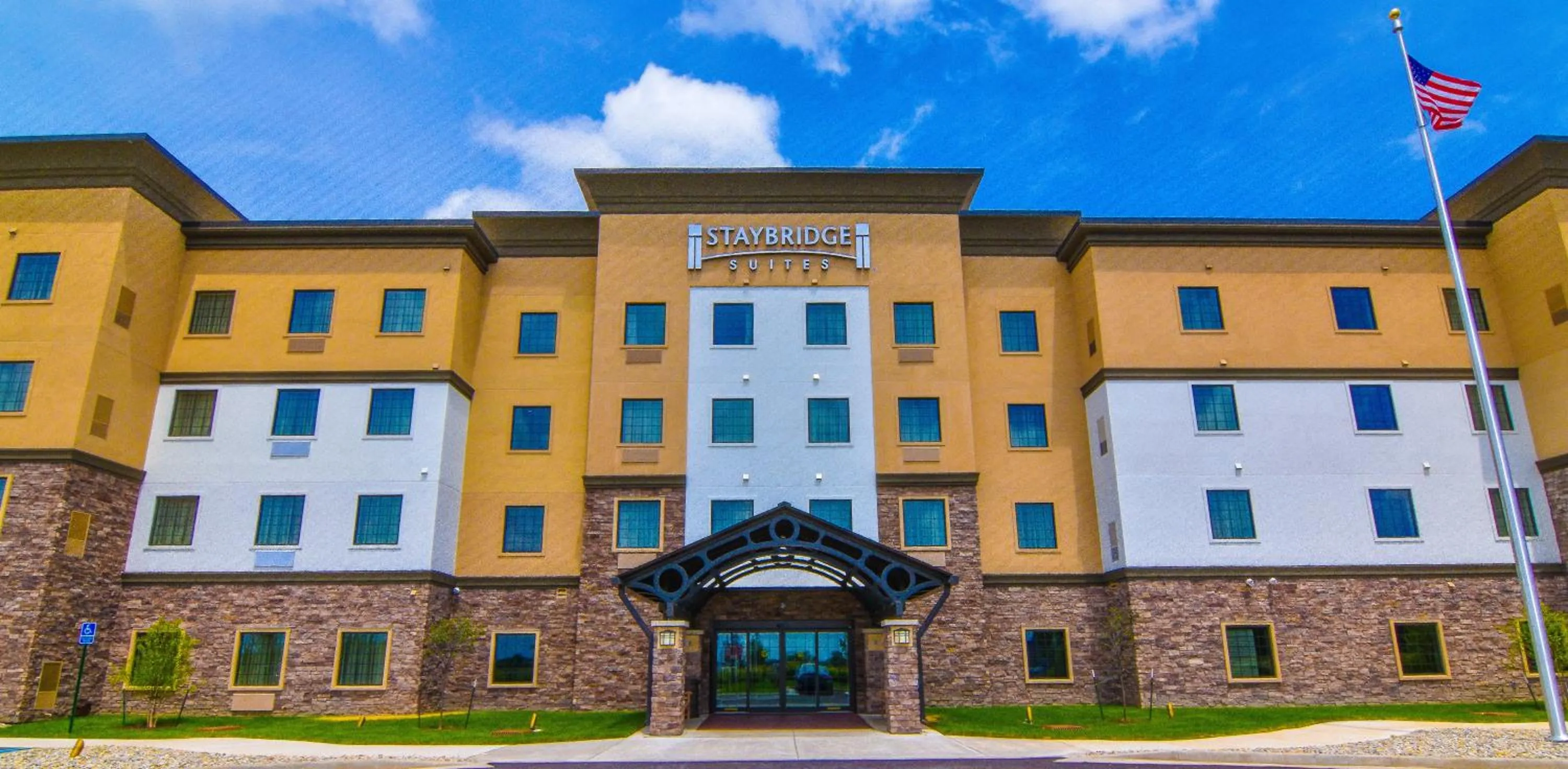 Property building in Staybridge Suites - Lafayette by IHG