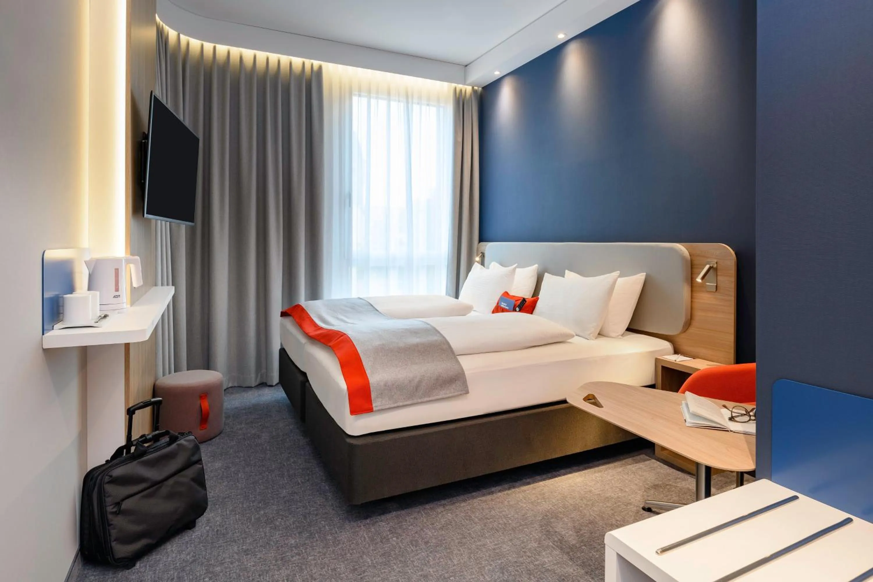 Photo of the whole room, Bed in Holiday Inn Express - Regensburg by IHG