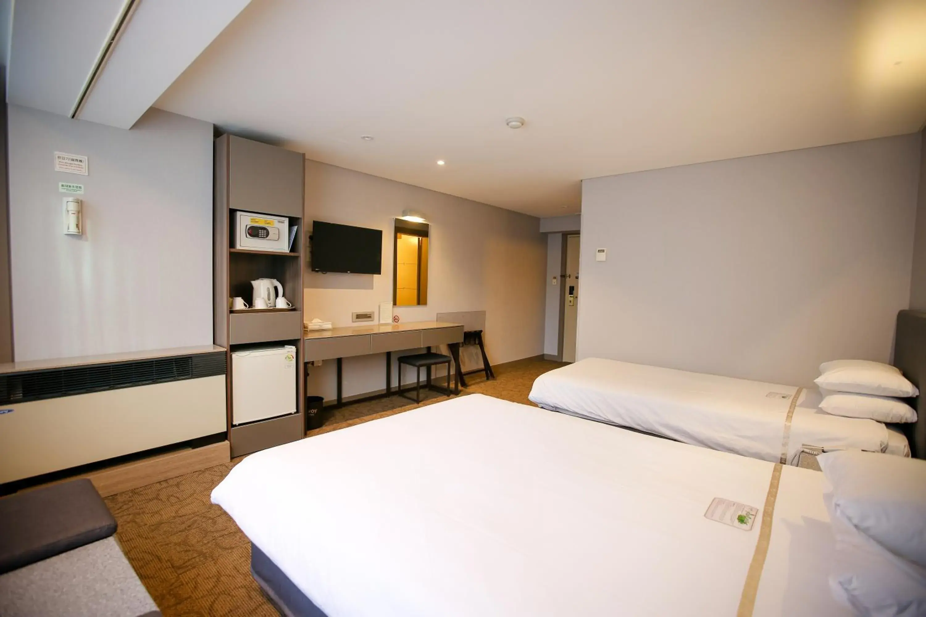 Superior Twin Room in Savoy Hotel Myeongdong Superior Twin Room in Savoy Hotel Myeongdong
