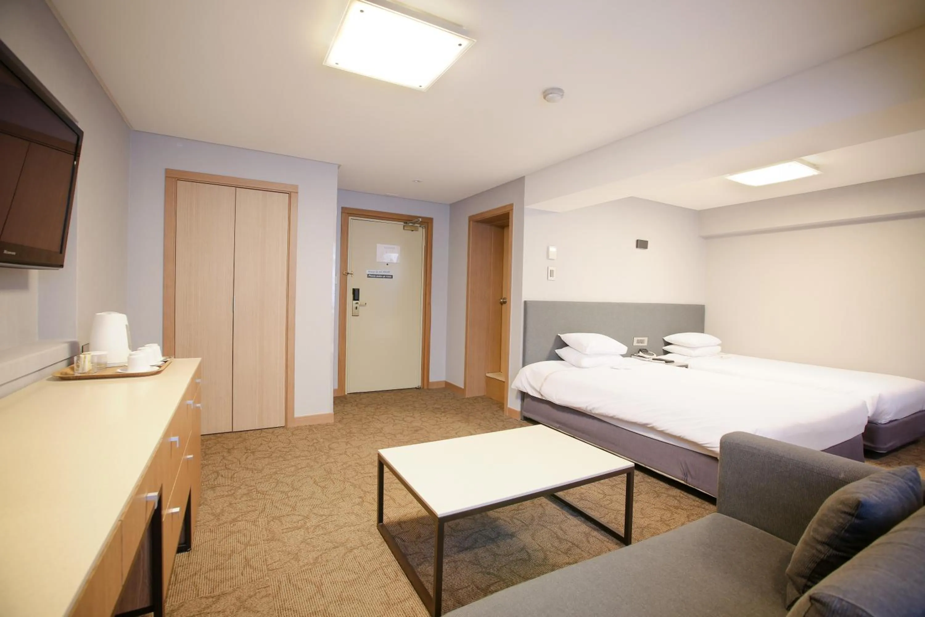 Decorative detail, Bed in Savoy Hotel Myeongdong