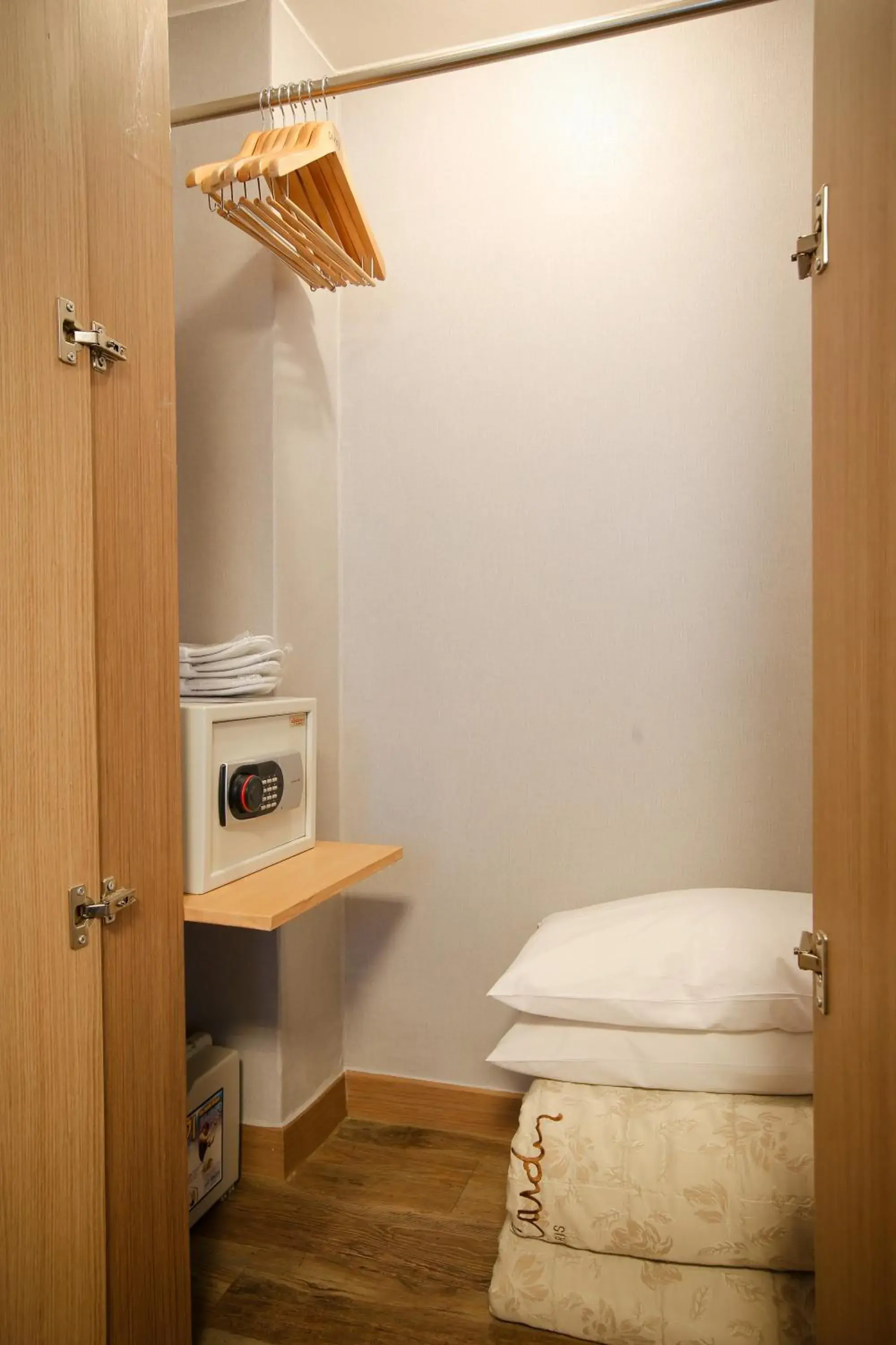 Superior Twin Room in Savoy Hotel Myeongdong Superior Twin Room in Savoy Hotel Myeongdong