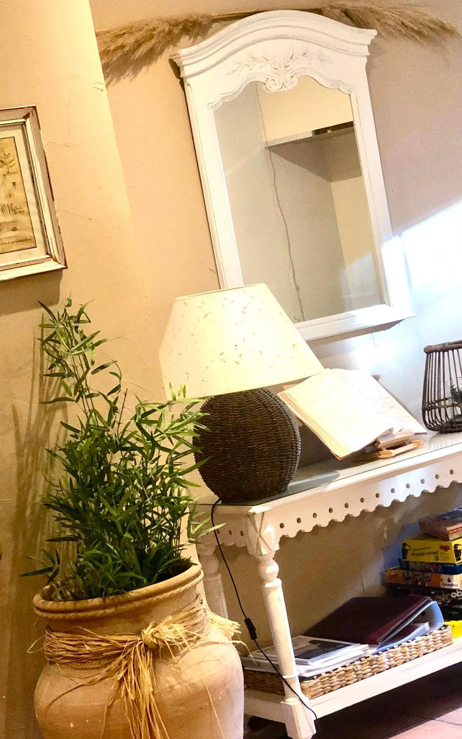 Lobby or reception in Logis hôtel et restaurant La Bastide Cabezac