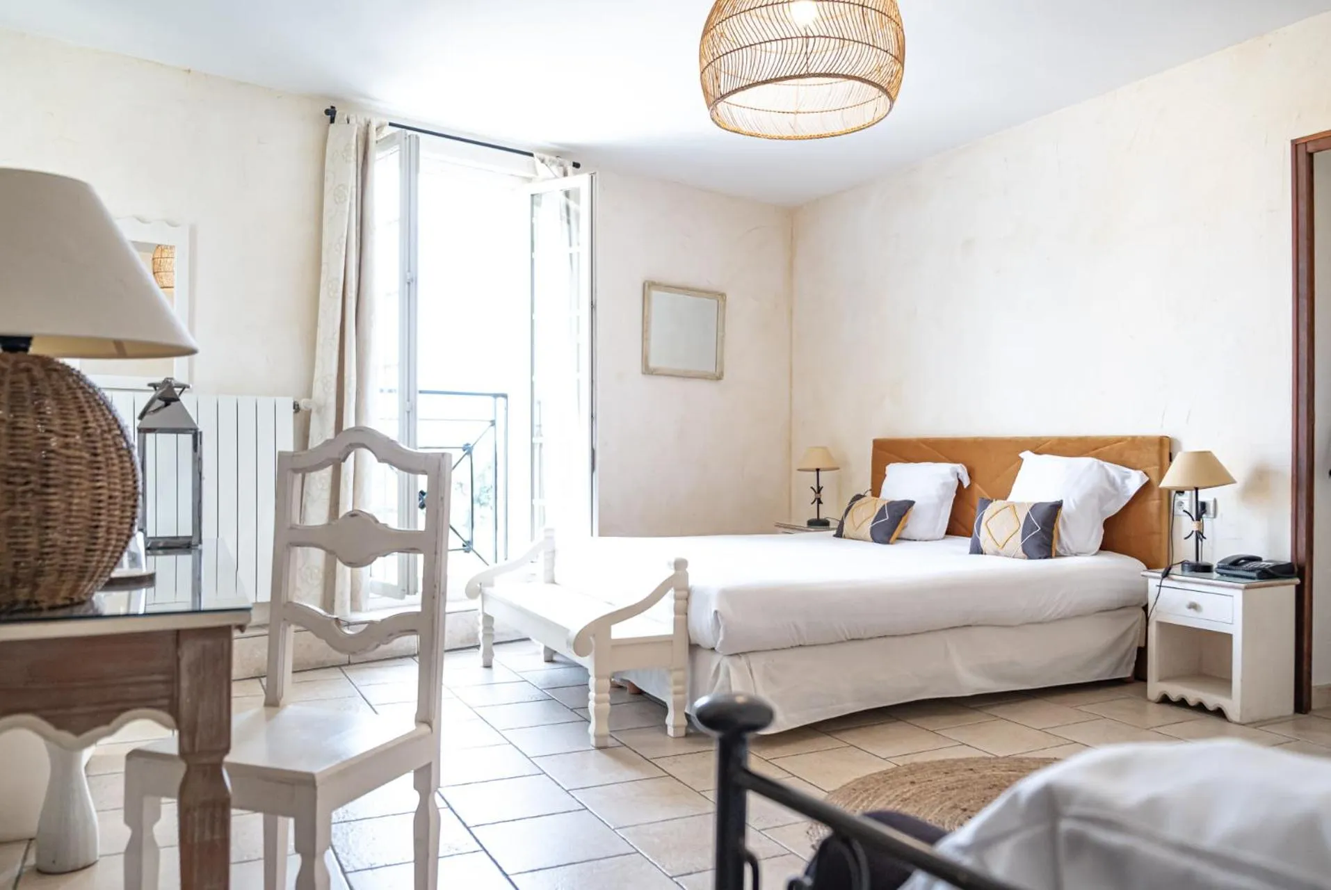 Bed in Logis hôtel et restaurant La Bastide Cabezac