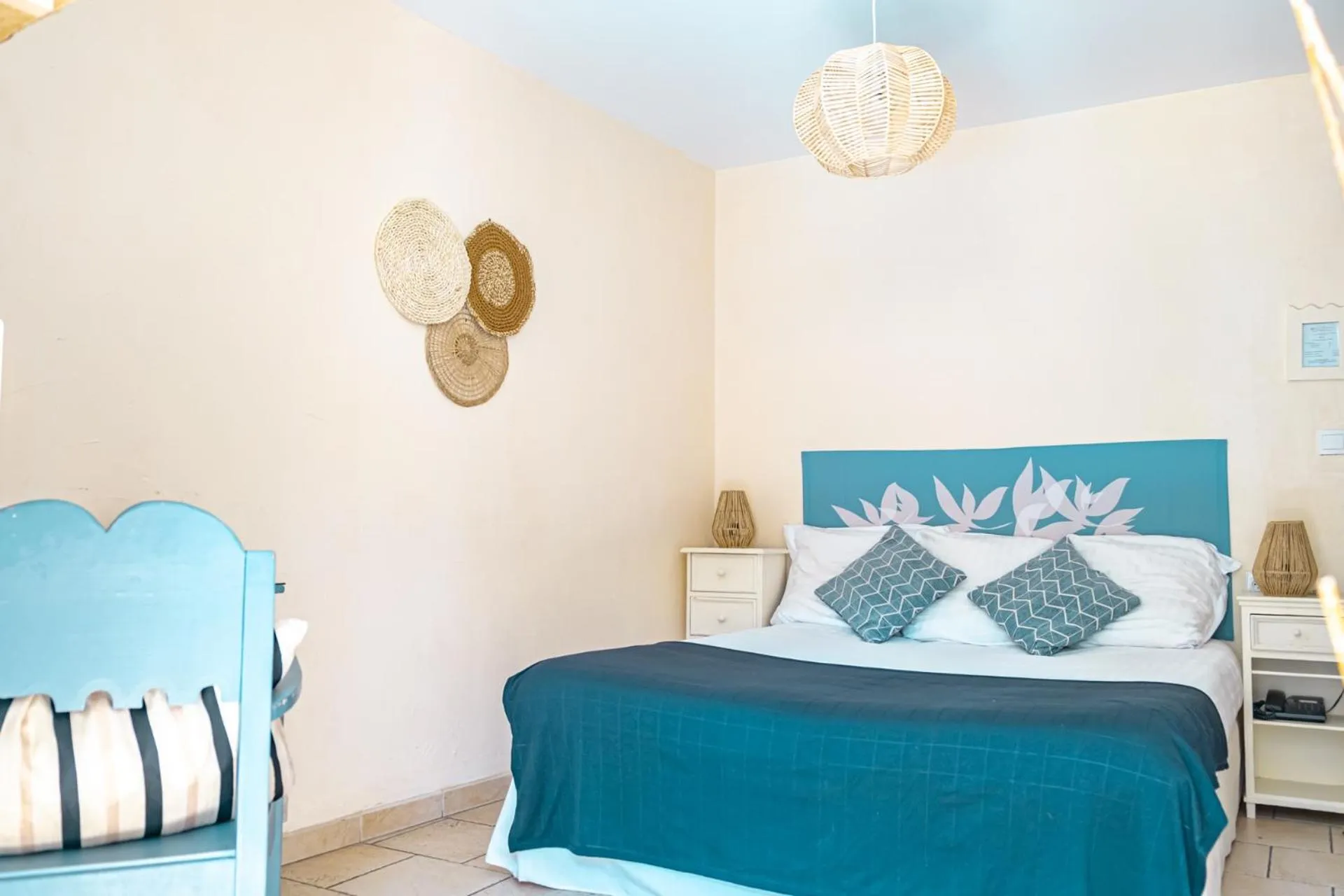 Bed in Logis hôtel et restaurant La Bastide Cabezac