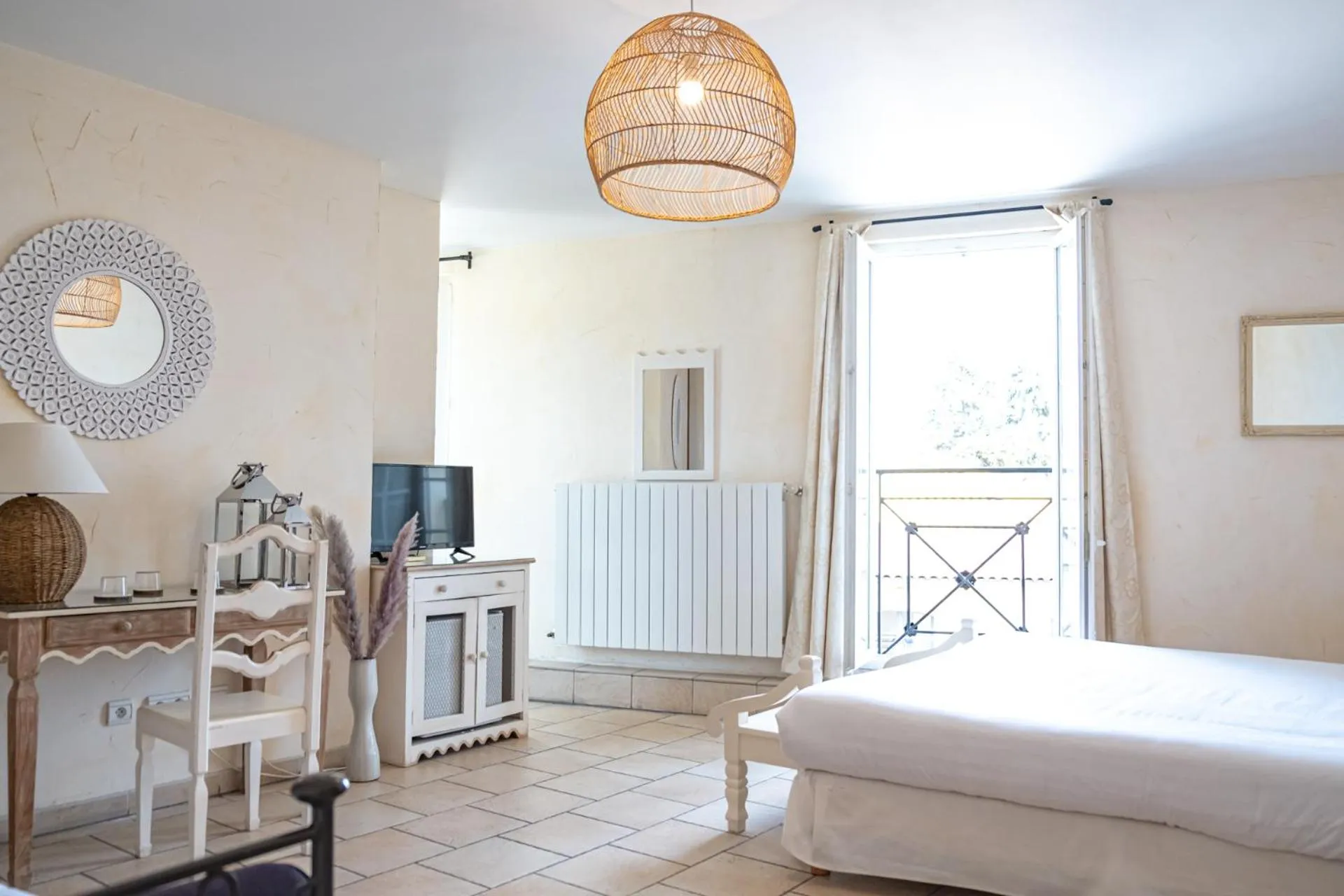 Photo of the whole room, Bed in Logis hôtel et restaurant La Bastide Cabezac