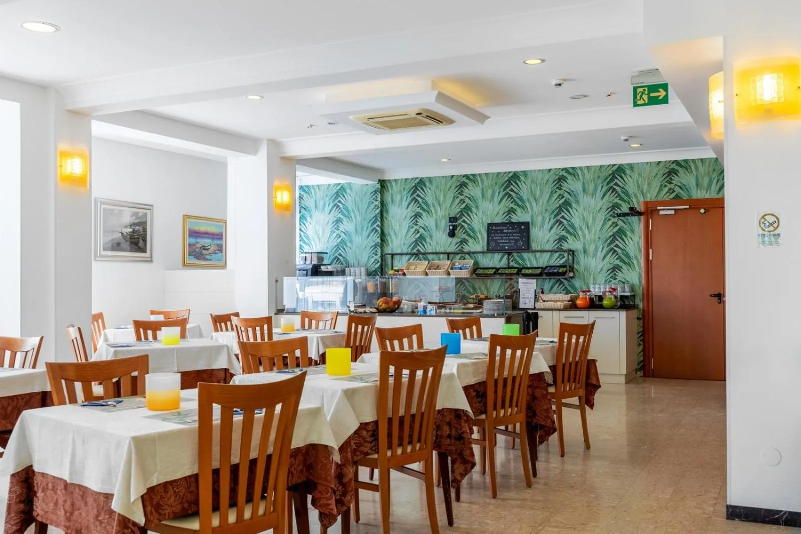 Breakfast in Hotel Bridge