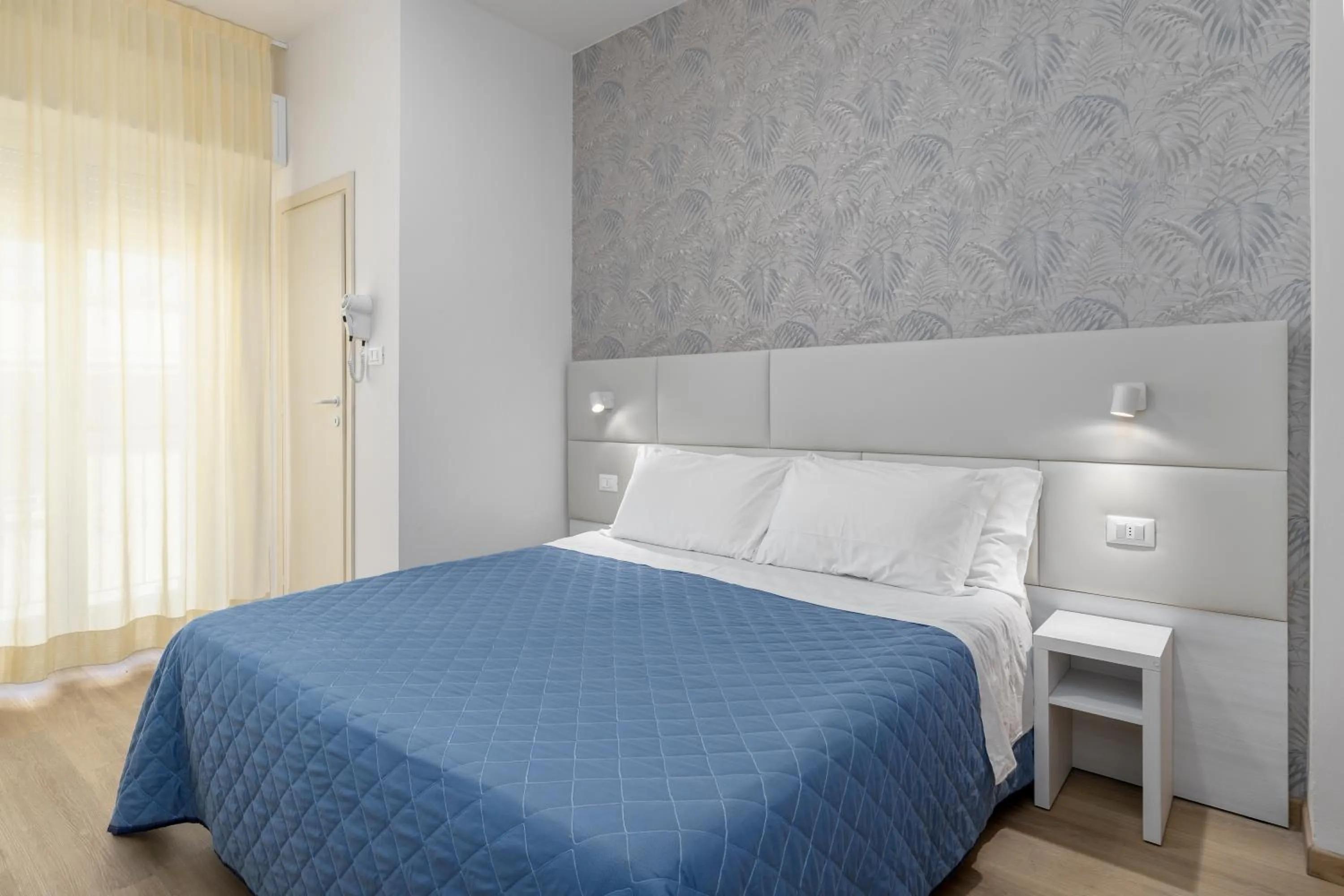 Bedroom, Bed in Hotel Bridge