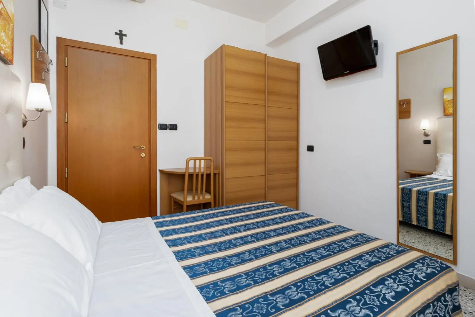 Bedroom, Bed in Hotel Bridge