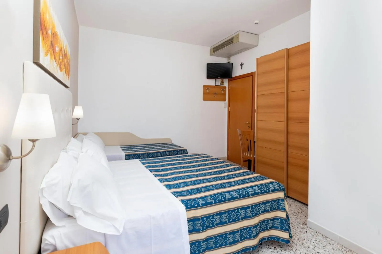 Photo of the whole room, Bed in Hotel Bridge