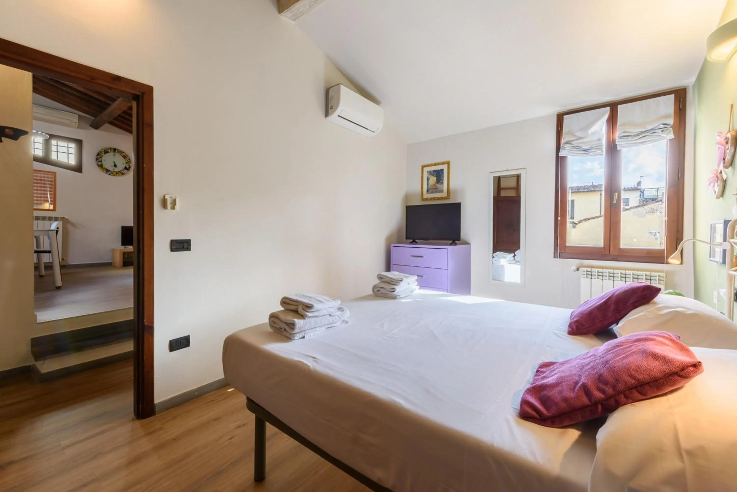 Bed in Una finestra sulle Cappelle Medicee by Mmega