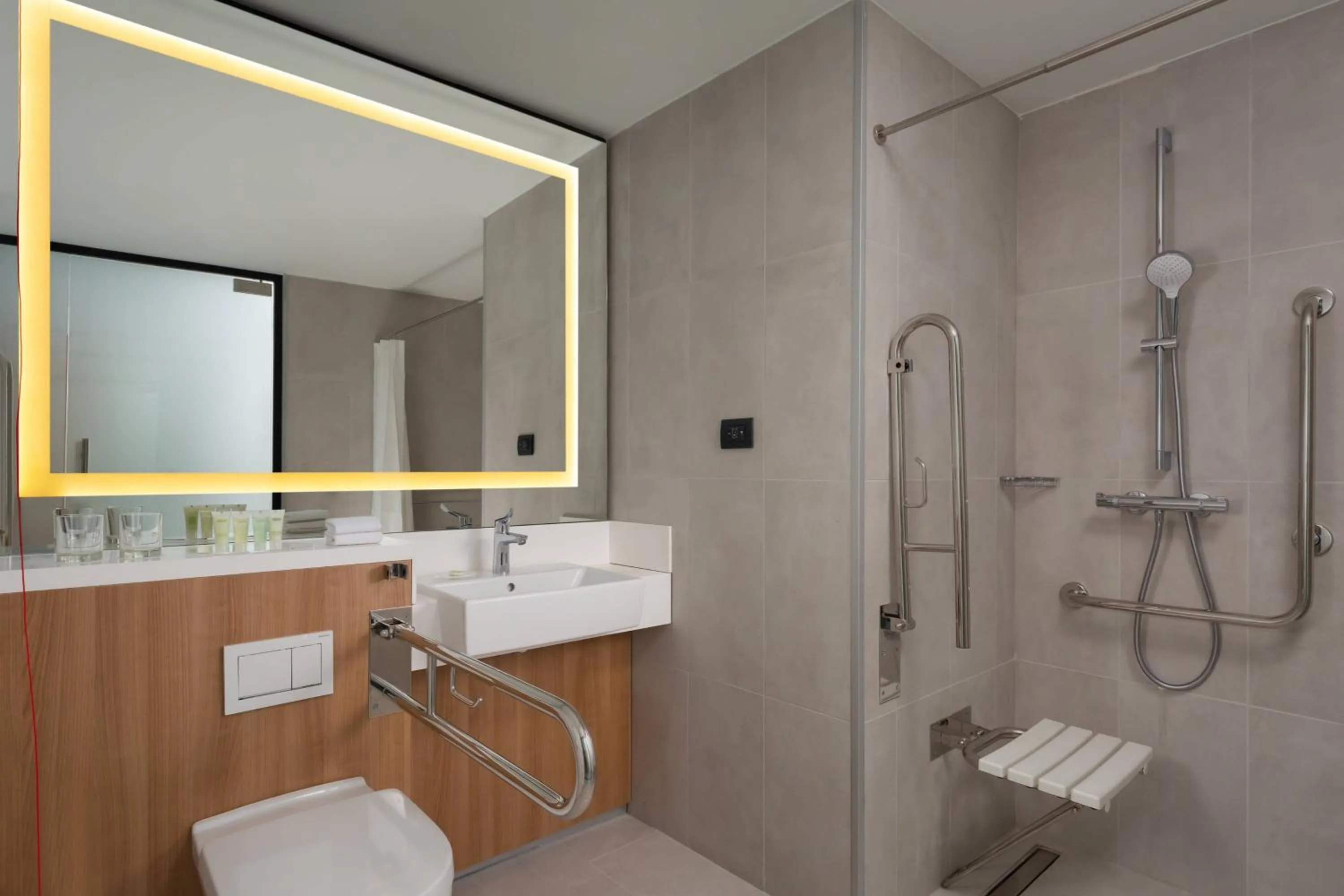 Bathroom in Courtyard by Marriott Bucharest Floreasca