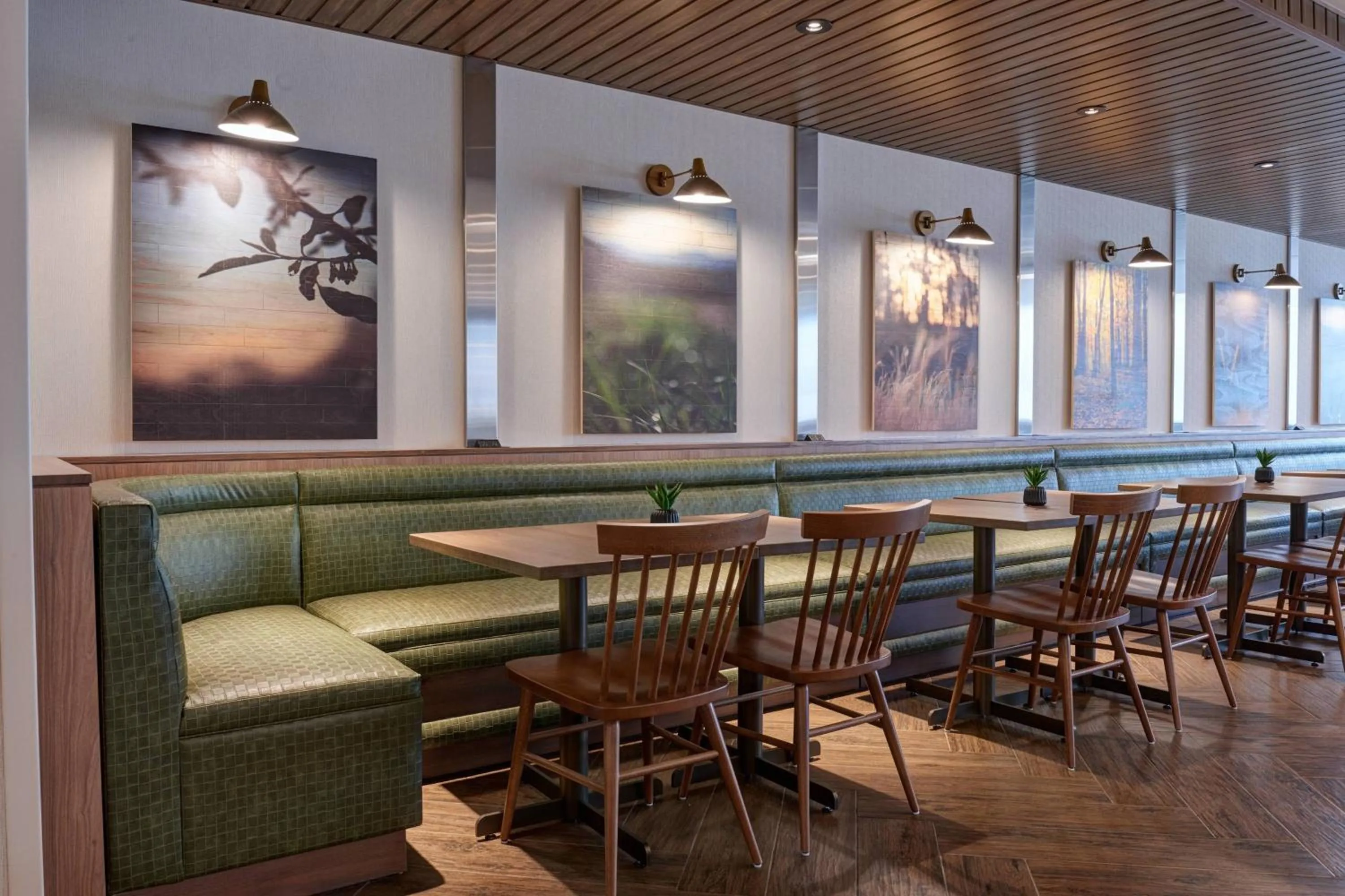 Breakfast in Fairfield Inn & Suites by Marriott Midland