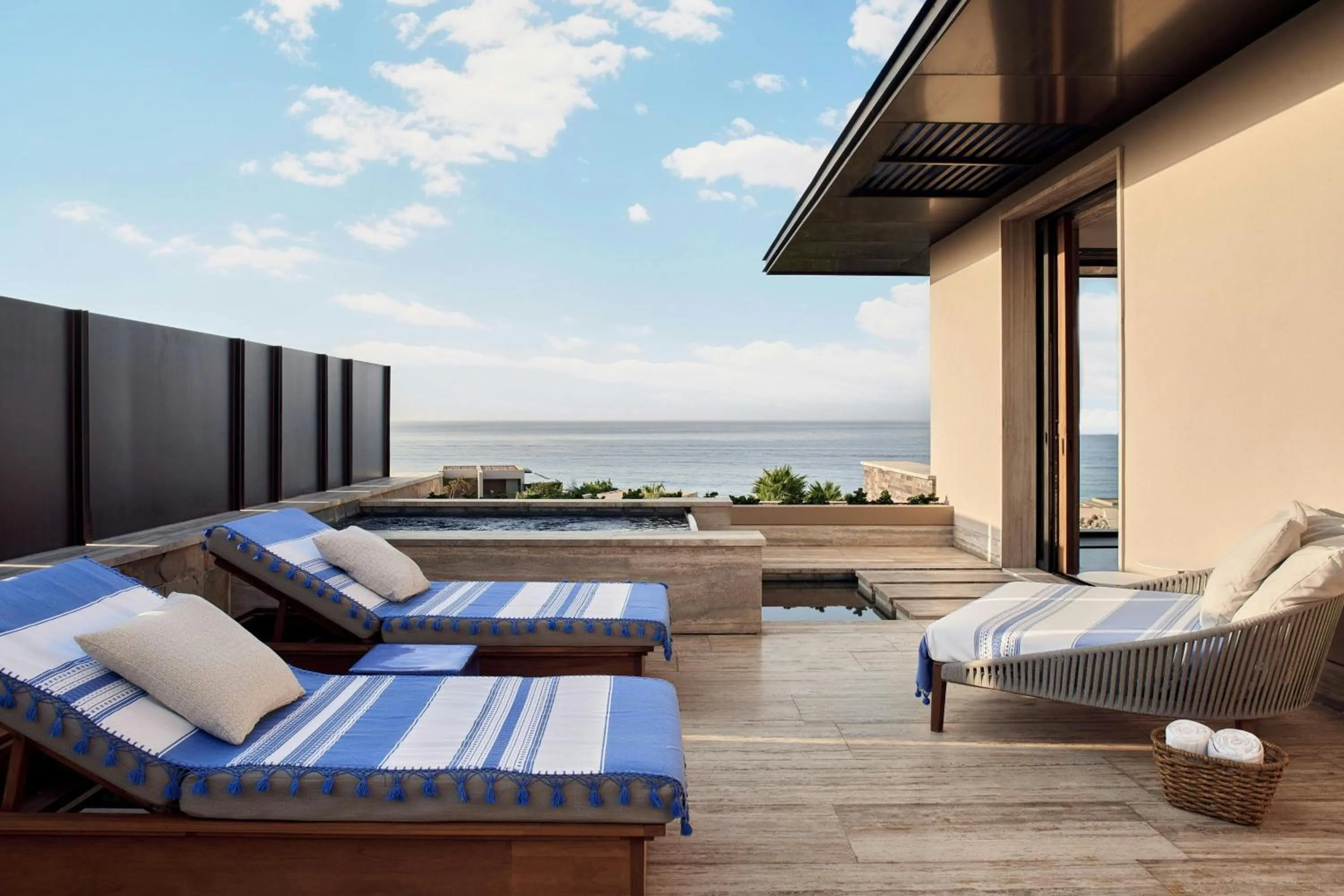 Lounge or bar in Zadun Los Cabos, a Ritz-Carlton Reserve