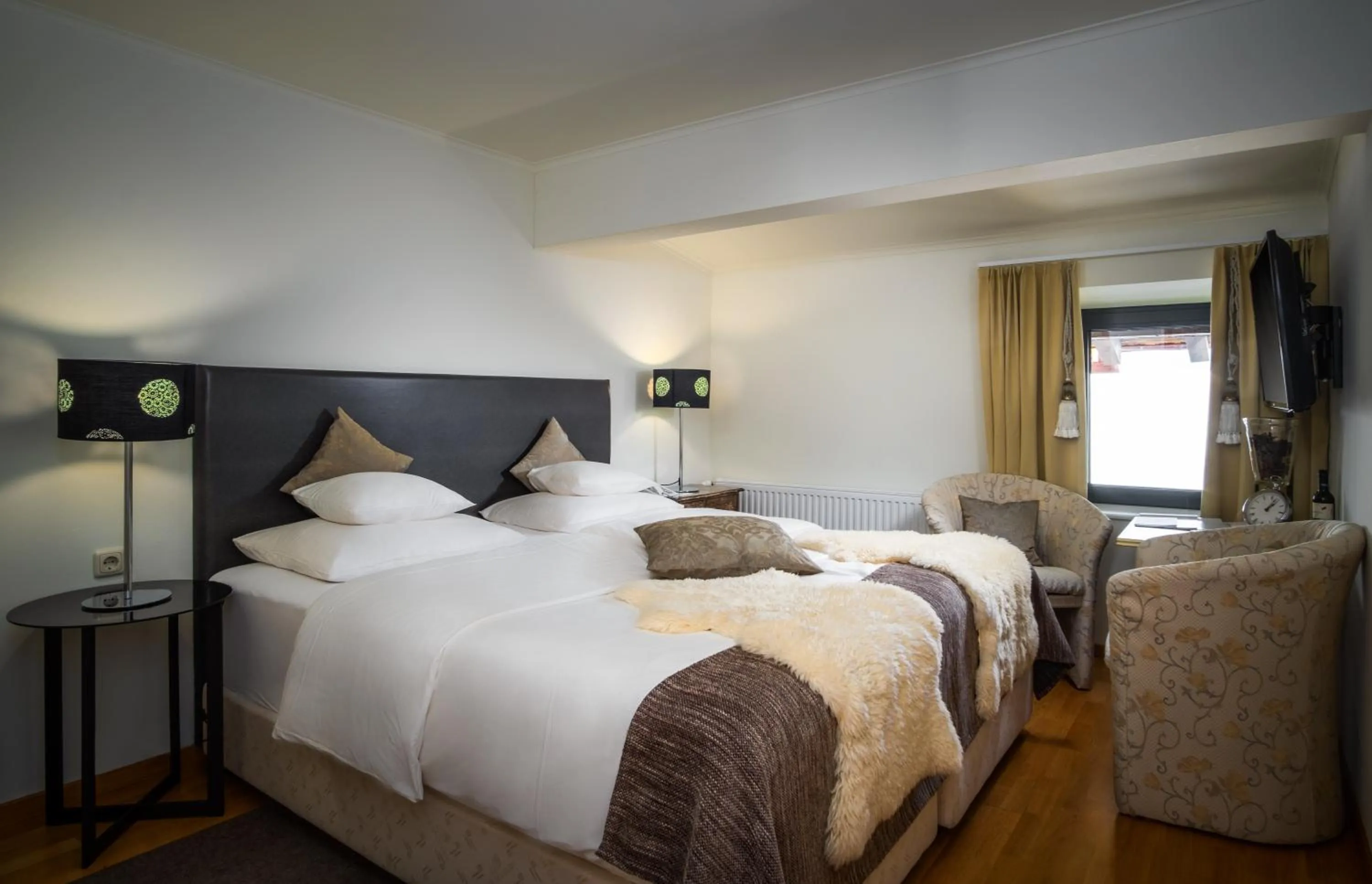 Photo of the whole room, Bed in Hotel Bergkristall Oberlech