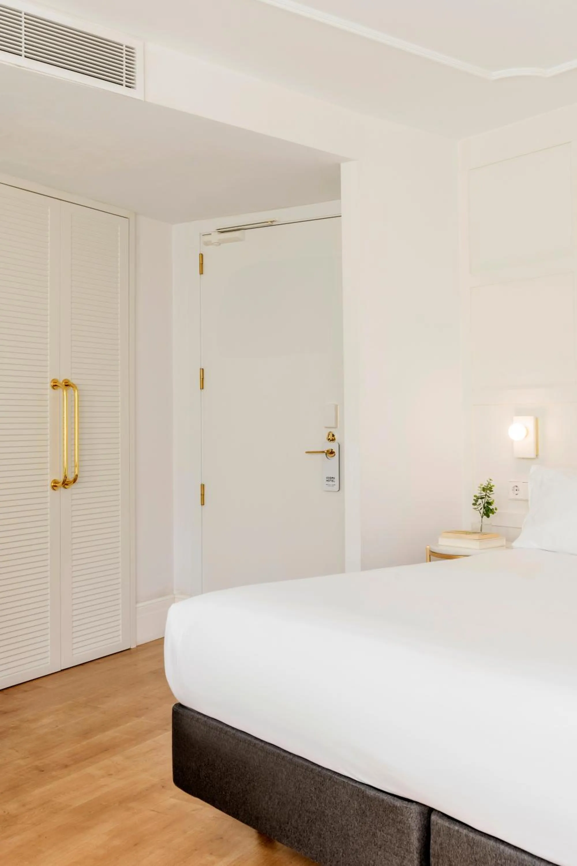 Bed in Room Mate Cosmo - City Centre, Valencia