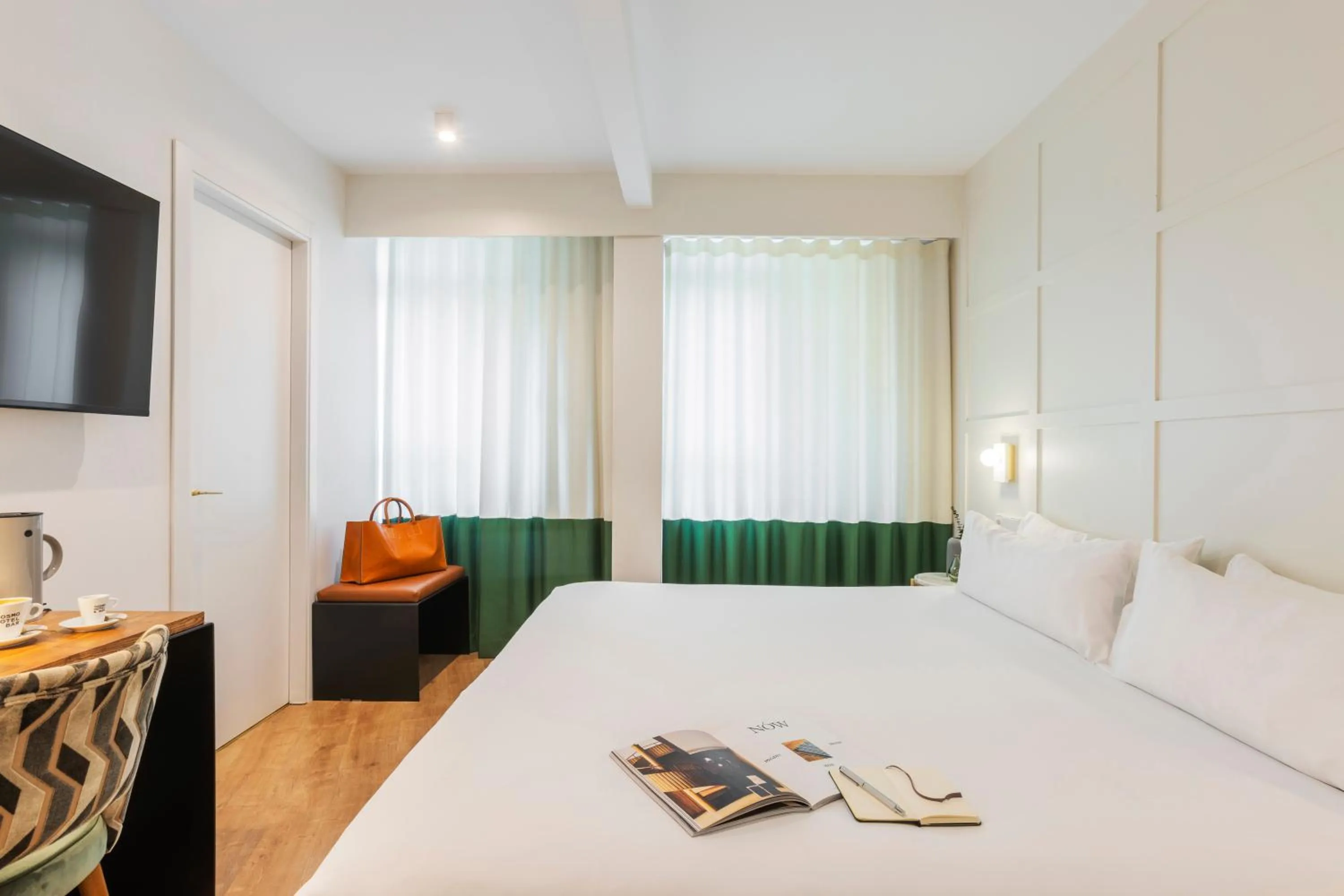 Bed in Room Mate Cosmo - City Centre, Valencia