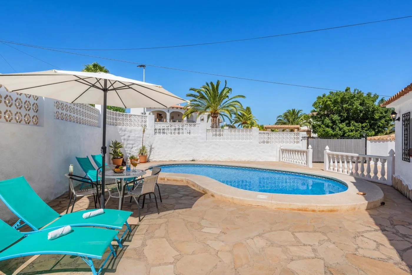 Swimming pool in Villa Maeva - PlusHolidays