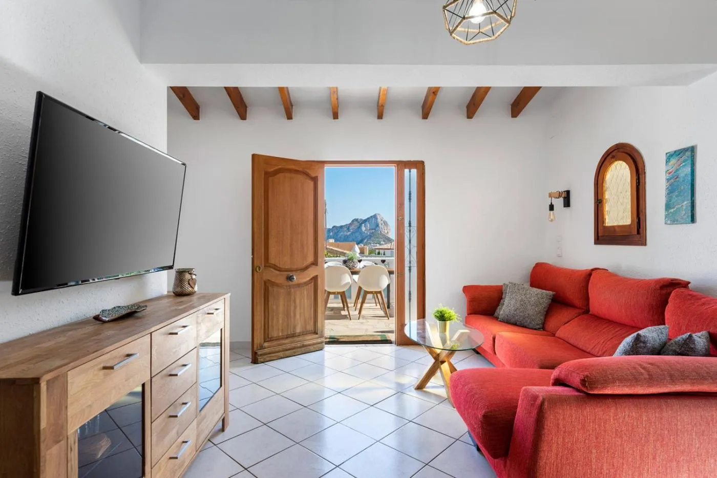 Communal lounge/ TV room in Villa Maeva - PlusHolidays