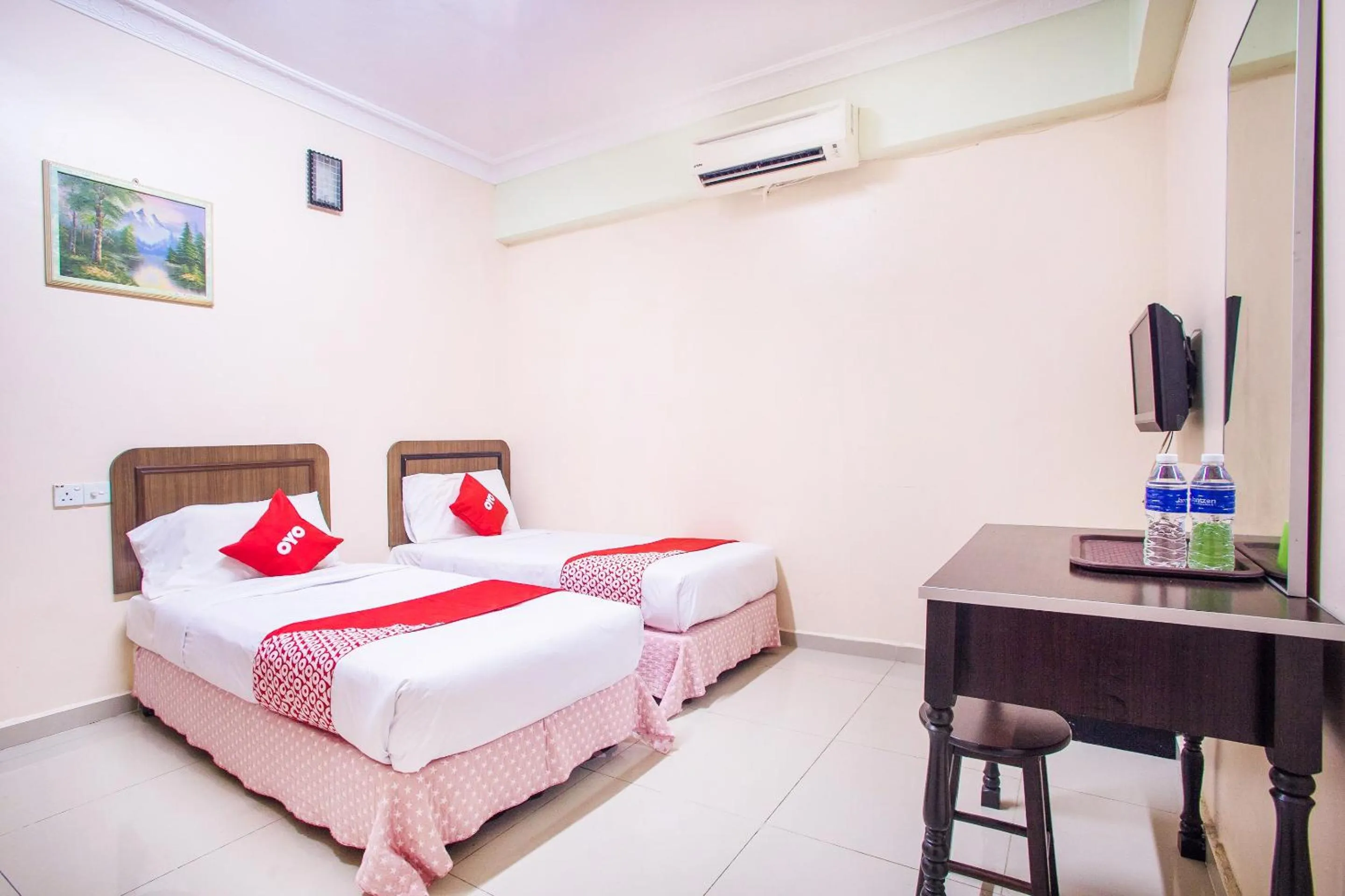 Bedroom, Bed in Hotel O Casavilla Hotel