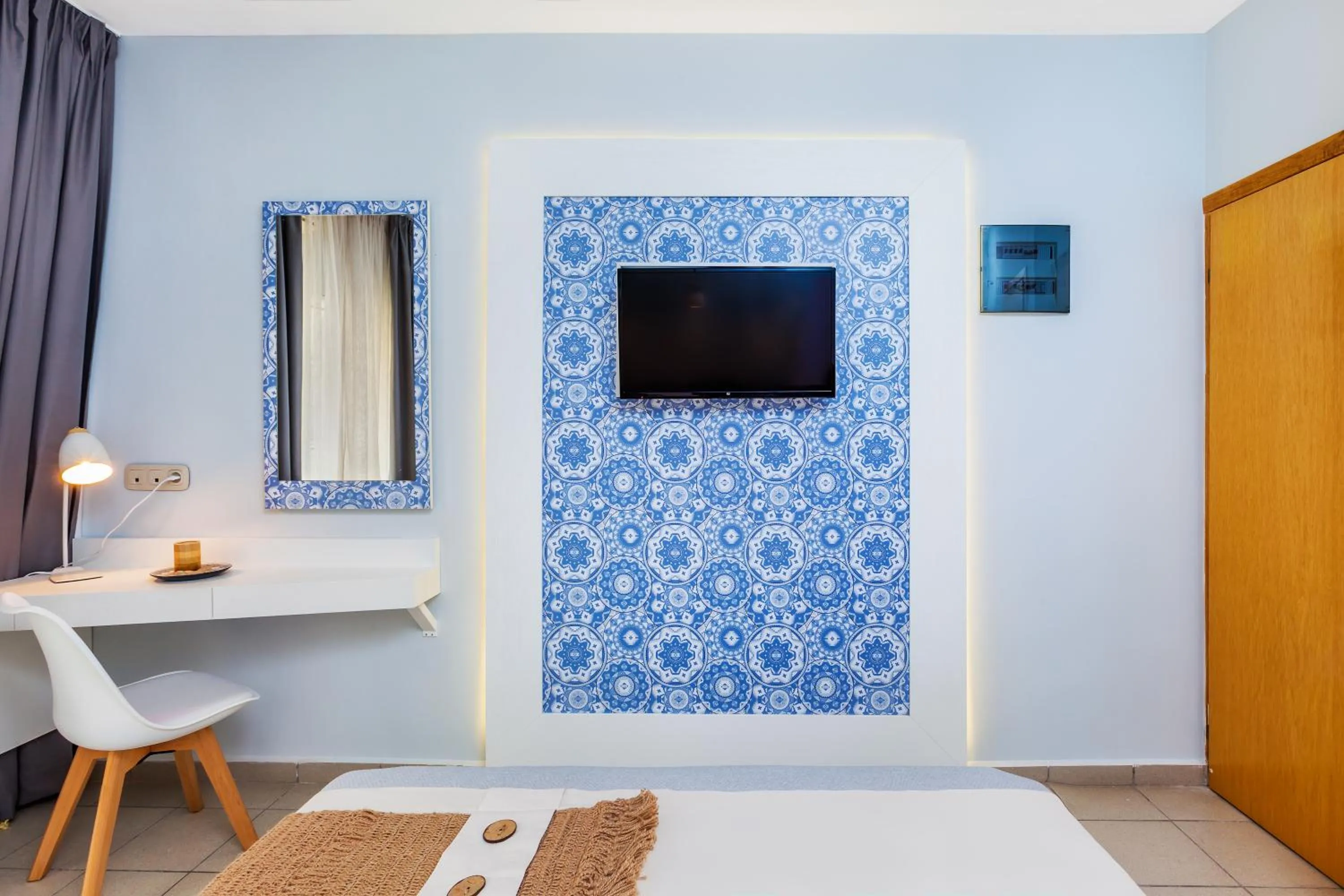 TV and multimedia, Bed in Core Hotel