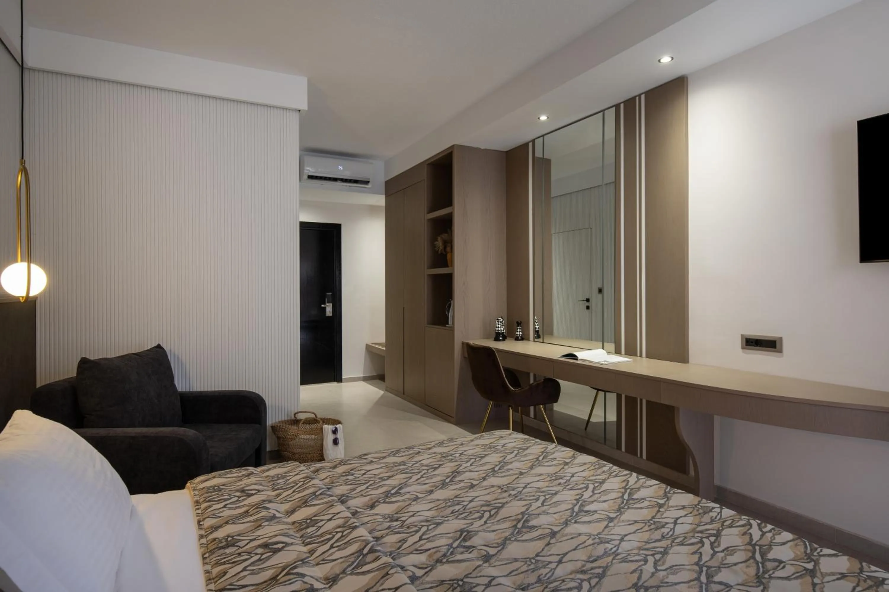 wardrobe, Bed in Core Hotel