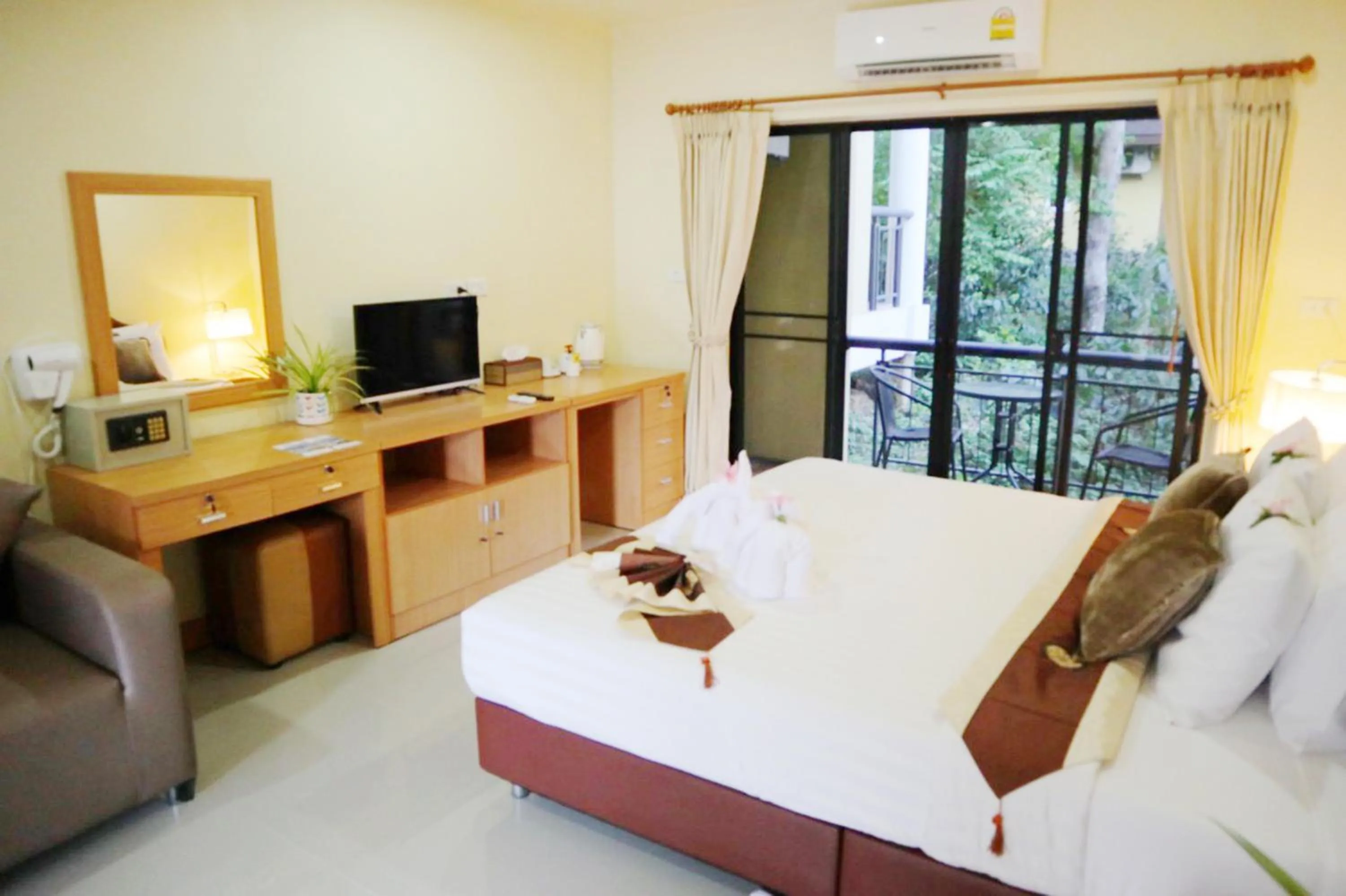 Bed in ChiangRai Lake Hill