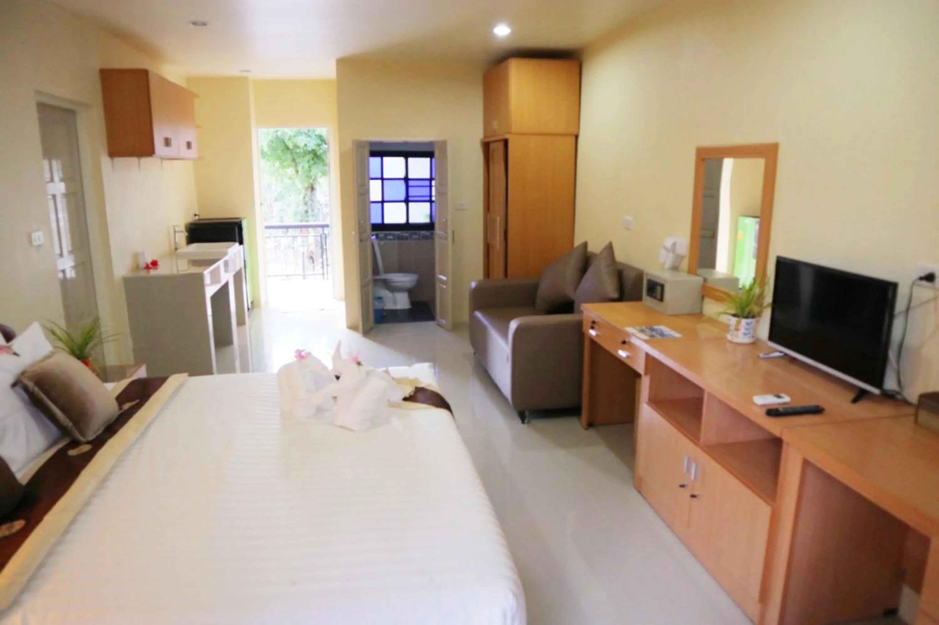 Bed in ChiangRai Lake Hill