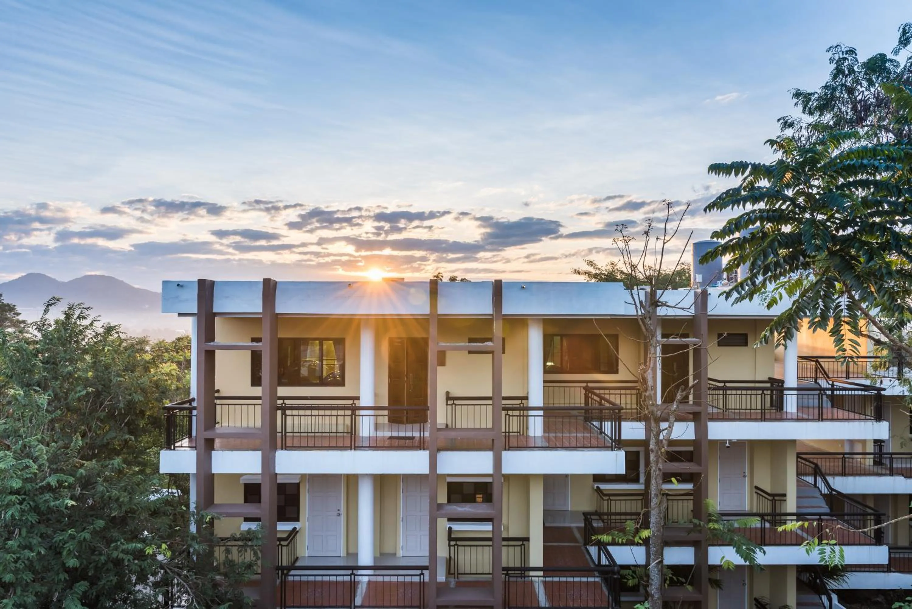 Property building in ChiangRai Lake Hill