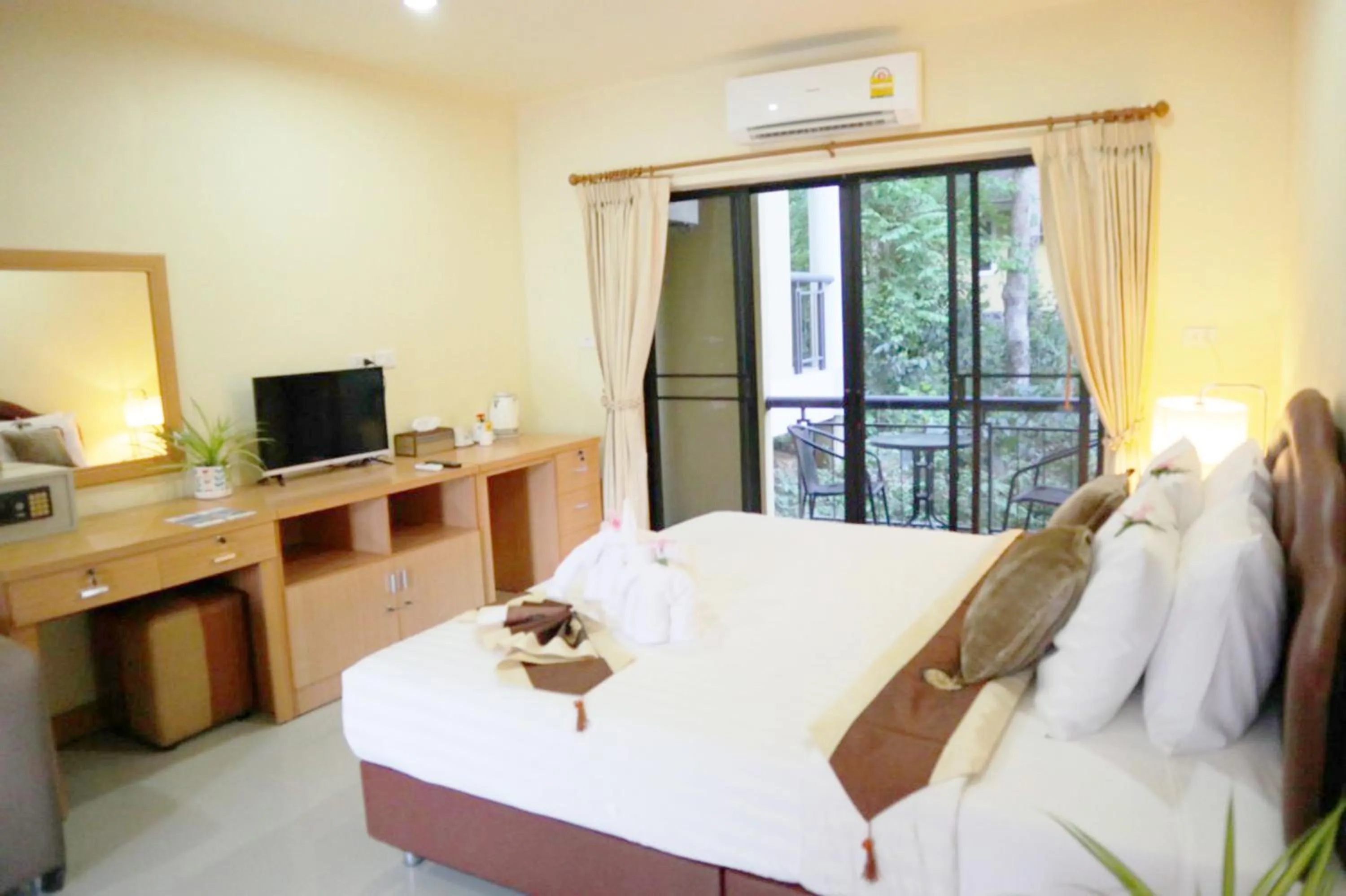 Bed in ChiangRai Lake Hill