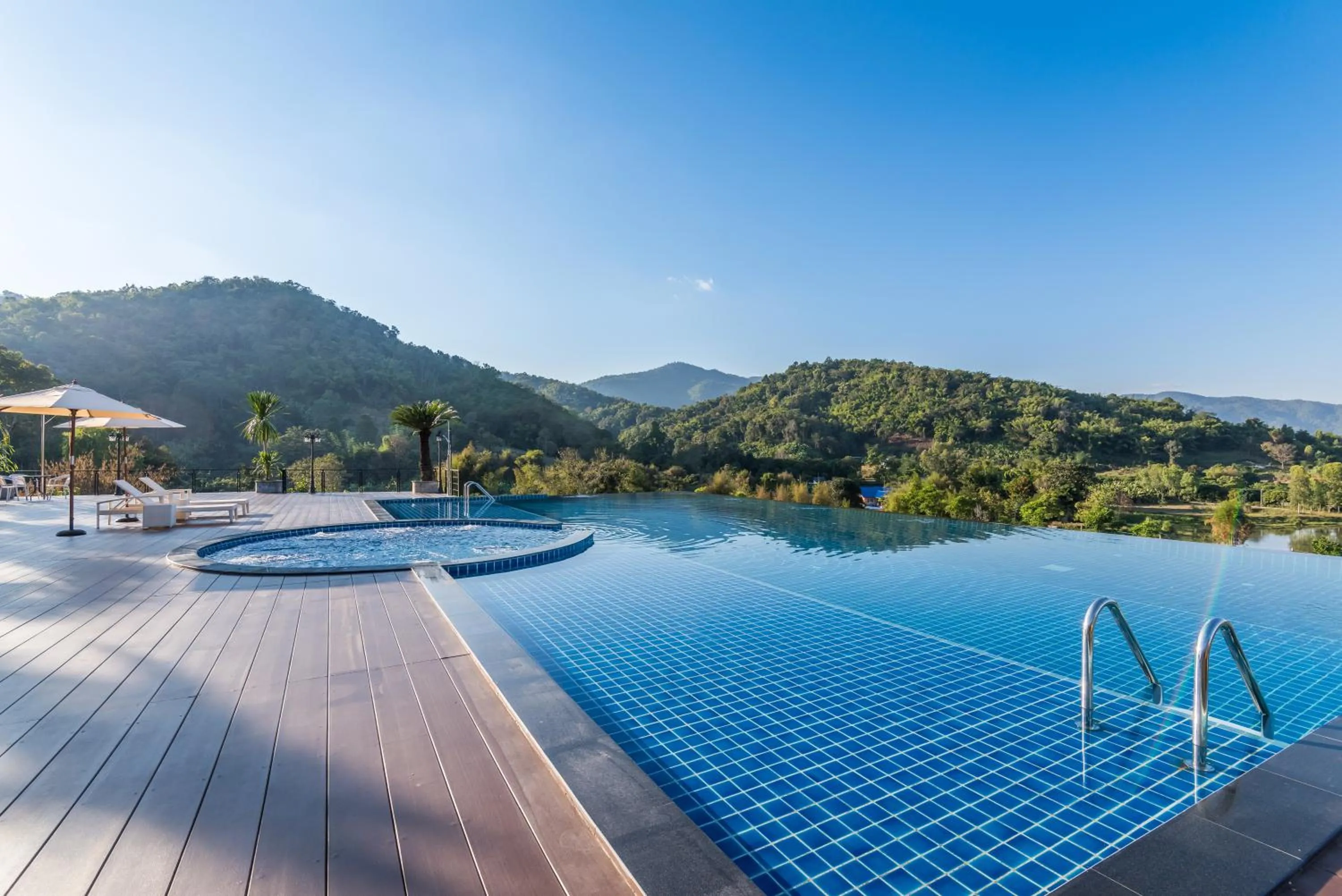 Property building in ChiangRai Lake Hill