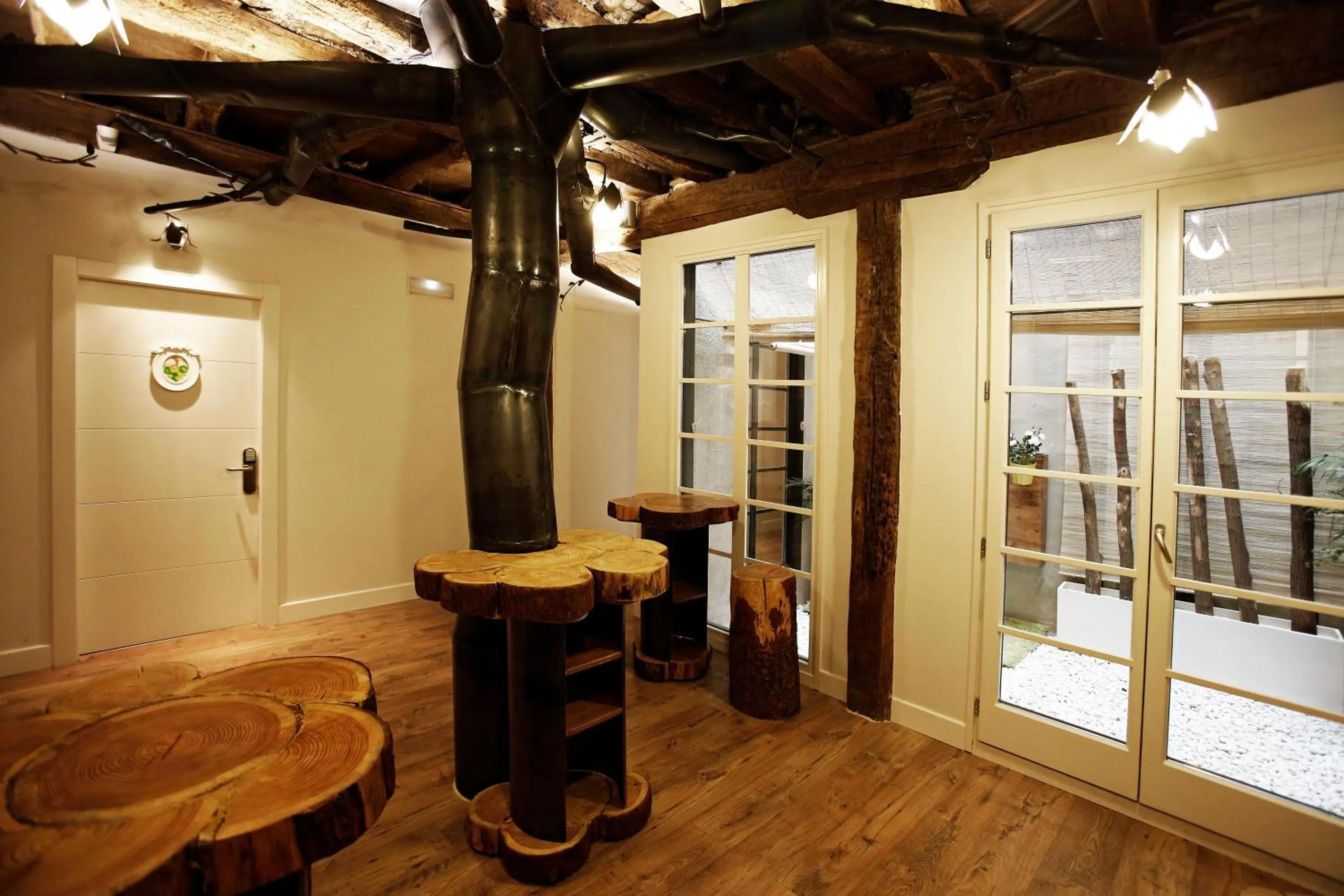 Lobby or reception in Pensión Basque Boutique