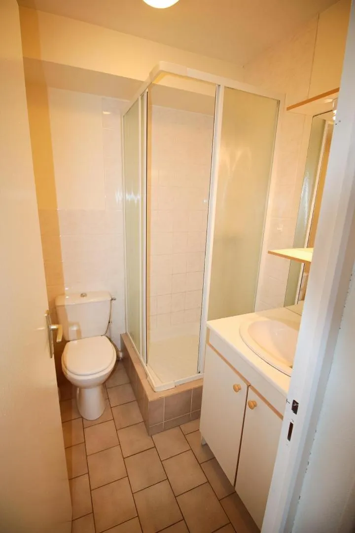 Bathroom in Hôtel Au Clos Paillé La Roche Posay