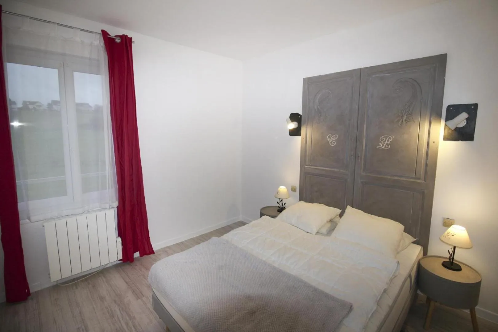 Photo of the whole room in Hôtel Au Clos Paillé La Roche Posay