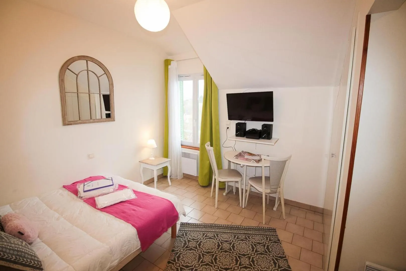 Photo of the whole room in Hôtel Au Clos Paillé La Roche Posay