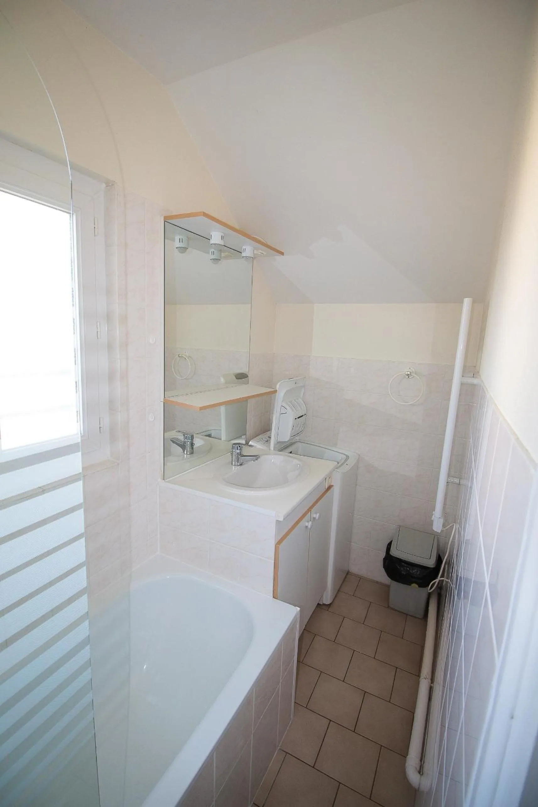 Bathroom in Hôtel Au Clos Paillé La Roche Posay