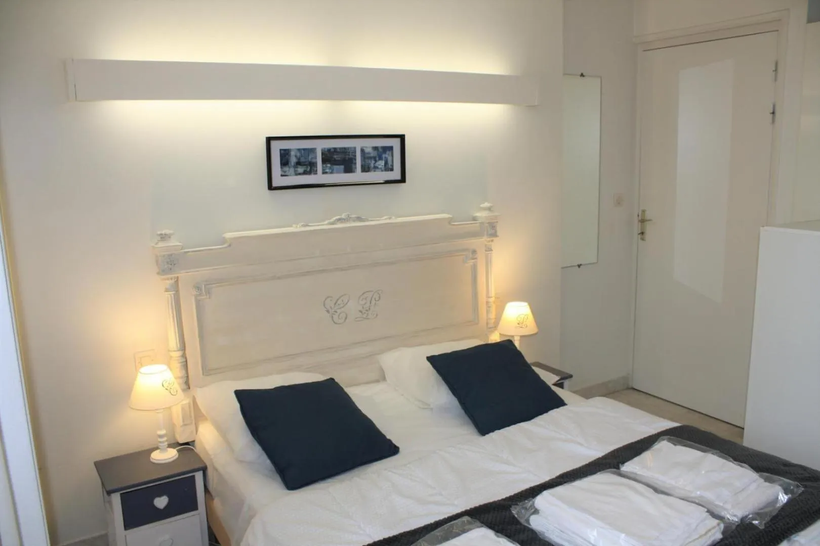 Photo of the whole room in Hôtel Au Clos Paillé La Roche Posay