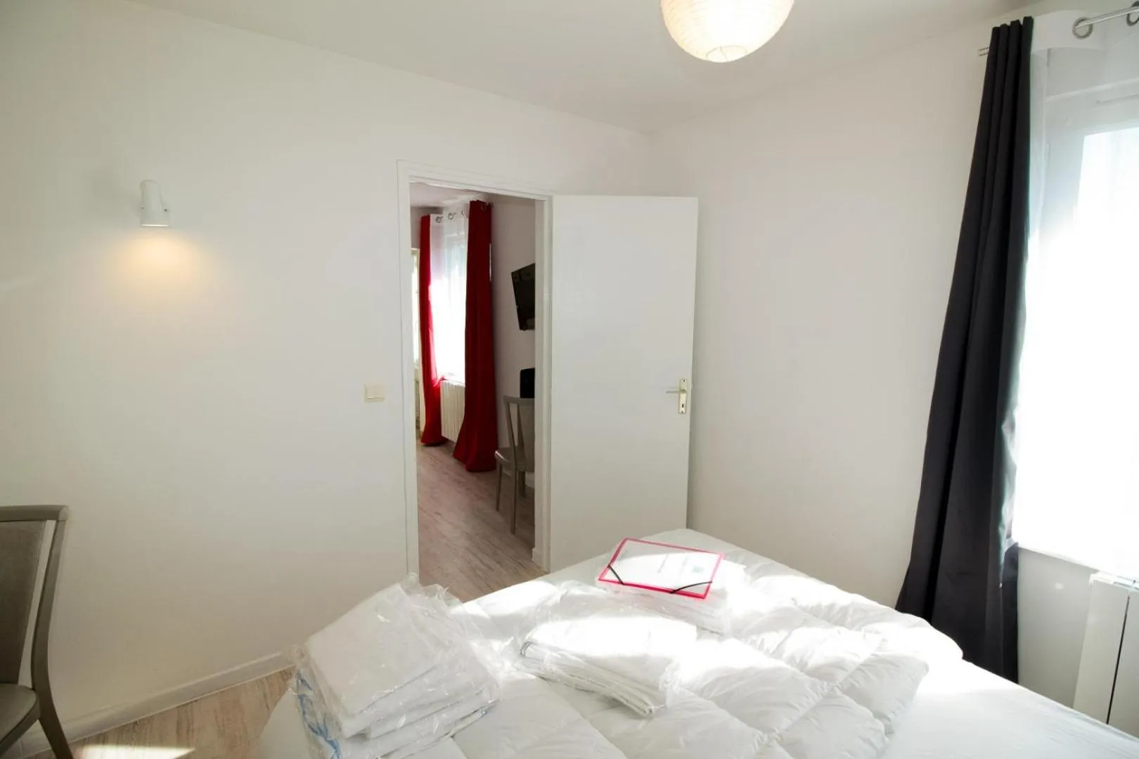 Photo of the whole room in Hôtel Au Clos Paillé La Roche Posay