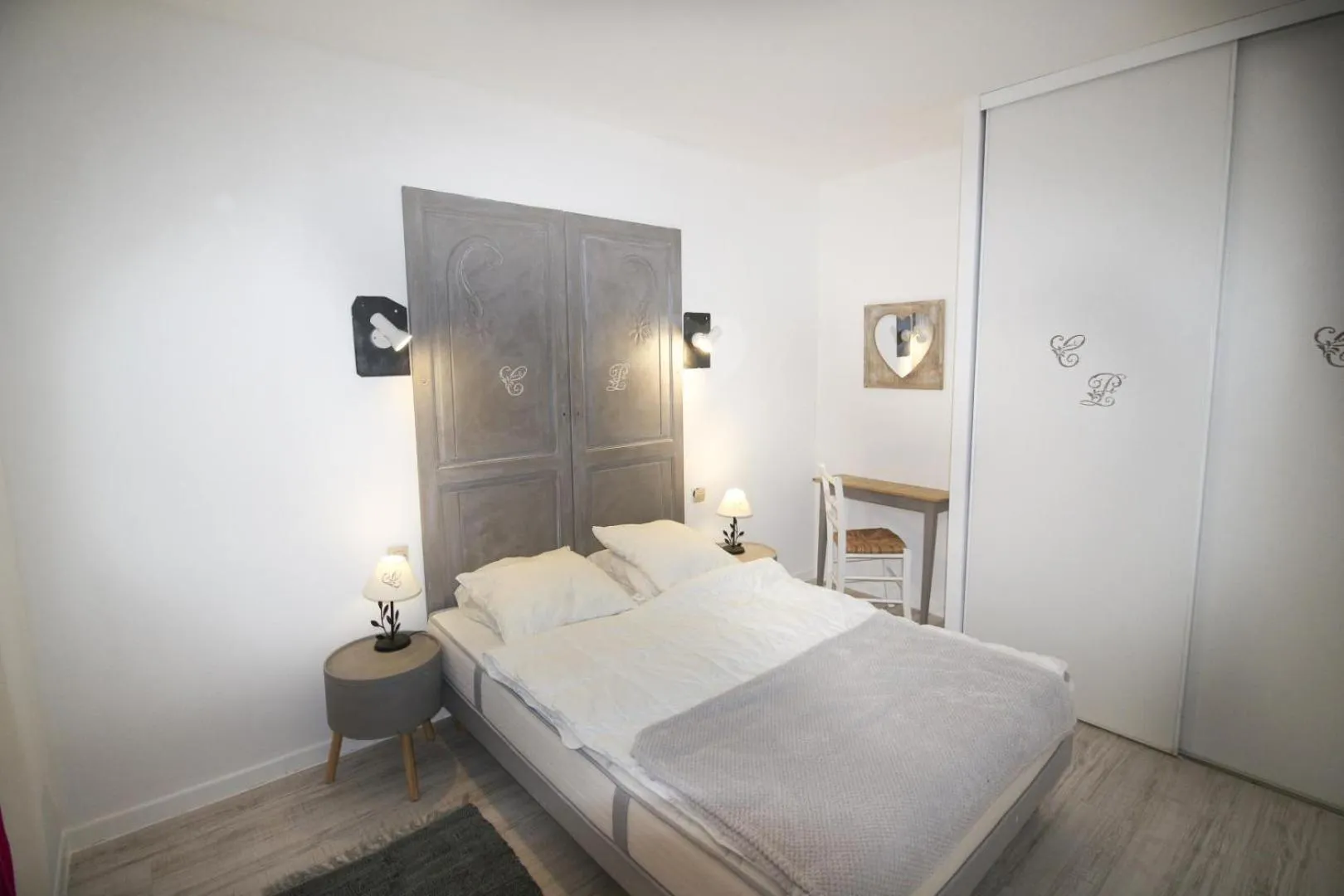 Photo of the whole room in Hôtel Au Clos Paillé La Roche Posay