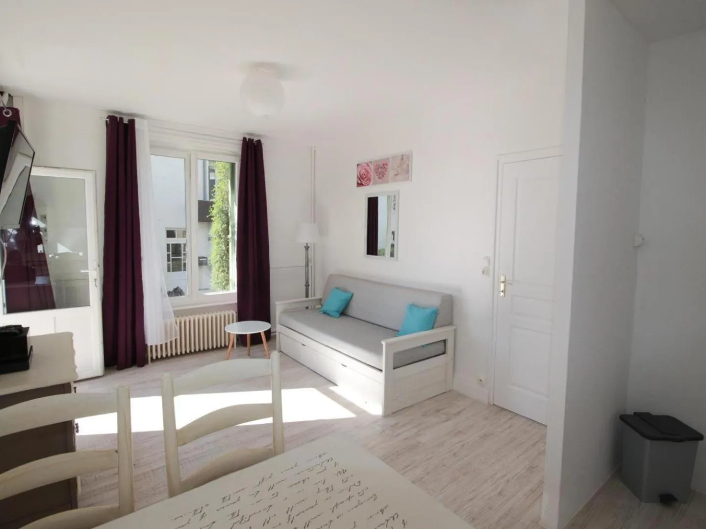 Living room in Hôtel Au Clos Paillé La Roche Posay