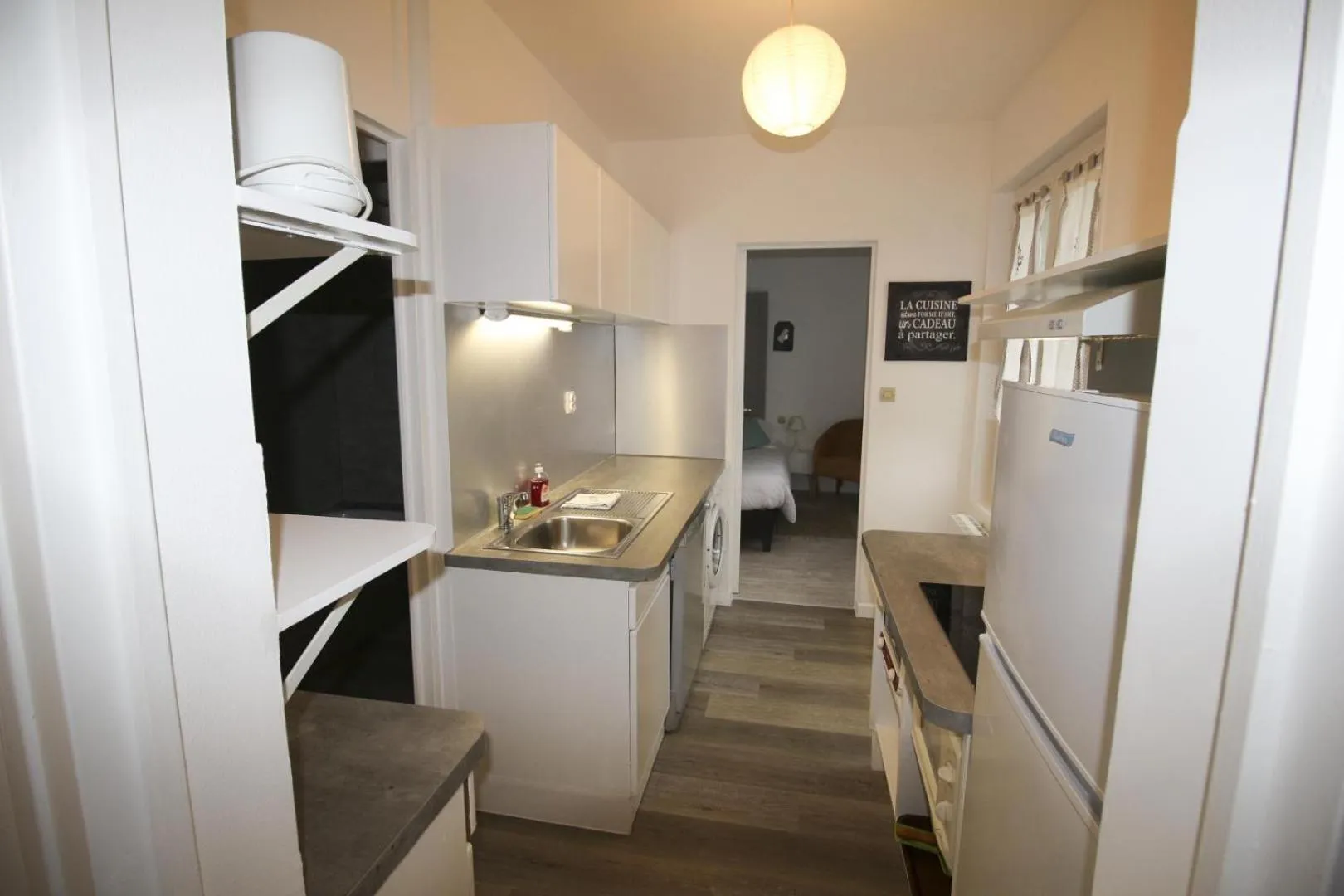 Kitchen or kitchenette in Hôtel Au Clos Paillé La Roche Posay