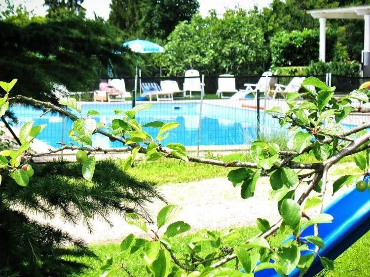 Pool view in Hôtel Au Clos Paillé La Roche Posay