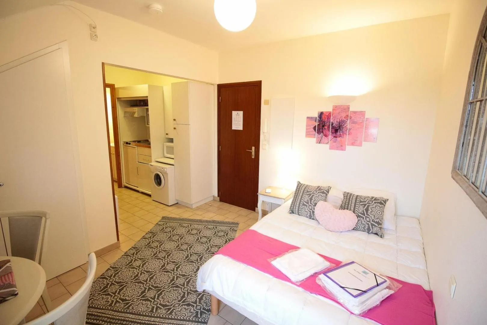 Photo of the whole room in Hôtel Au Clos Paillé La Roche Posay