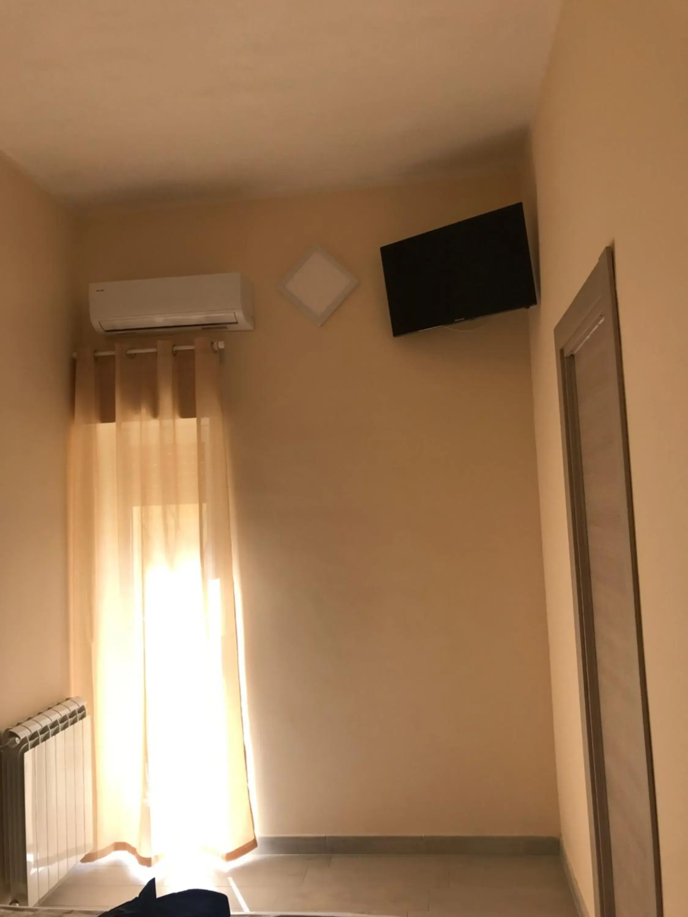 King Room with Balcony - single occupancy in B&B Trieste Caltanissetta King Room with Balcony - single occupancy in B&B Trieste Caltanissetta