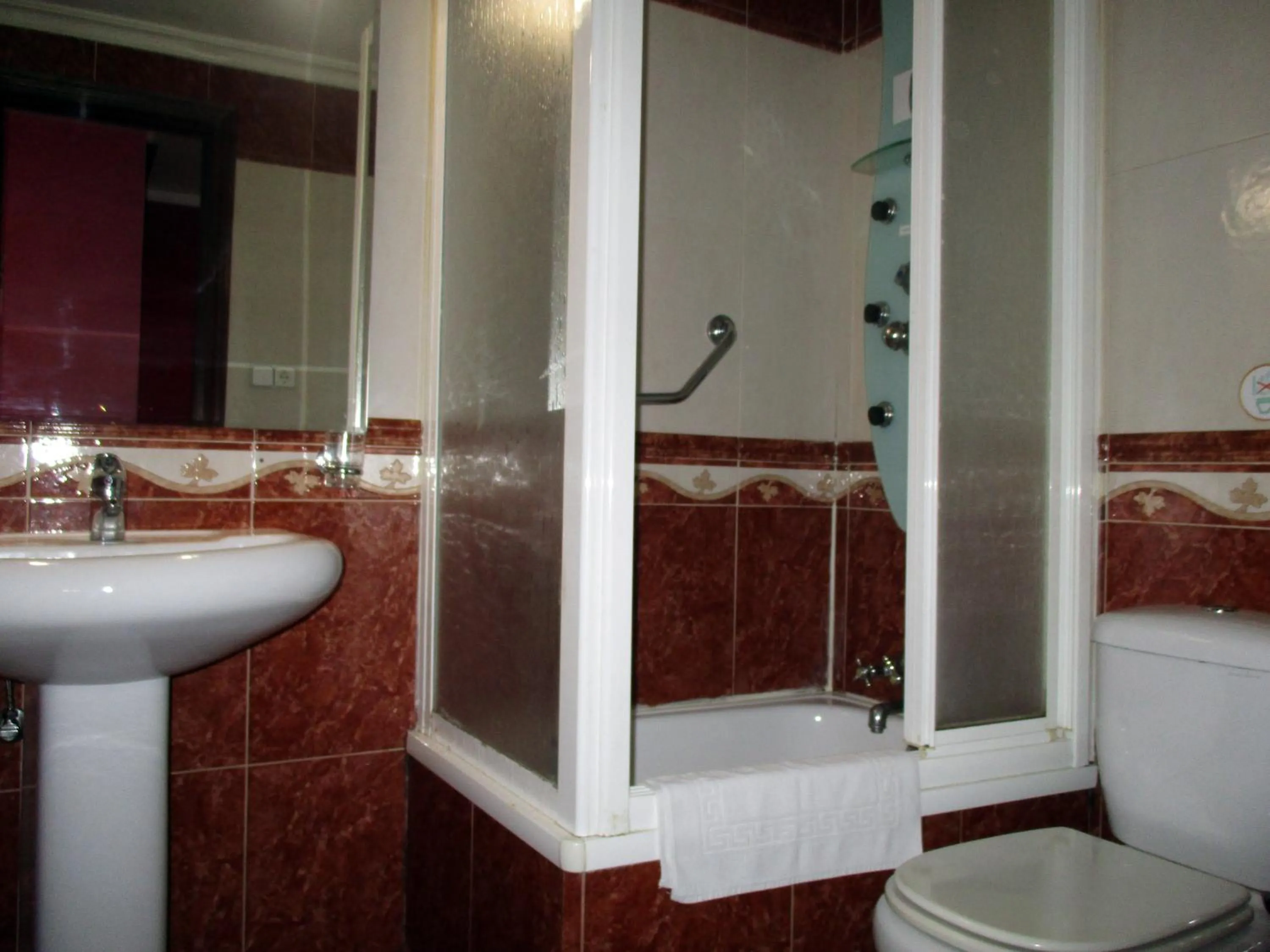 Bathroom in Hotel Gines