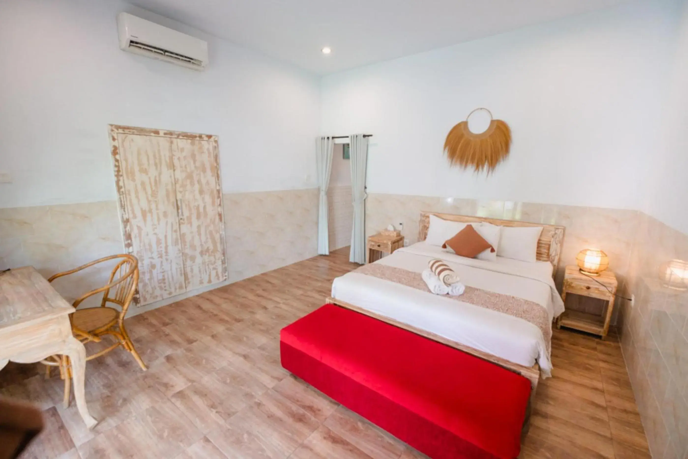 Double Room with Garden View in Agung Wiwin Homestay & Restaurant Double Room with Garden View in Agung Wiwin Homestay & Restaurant