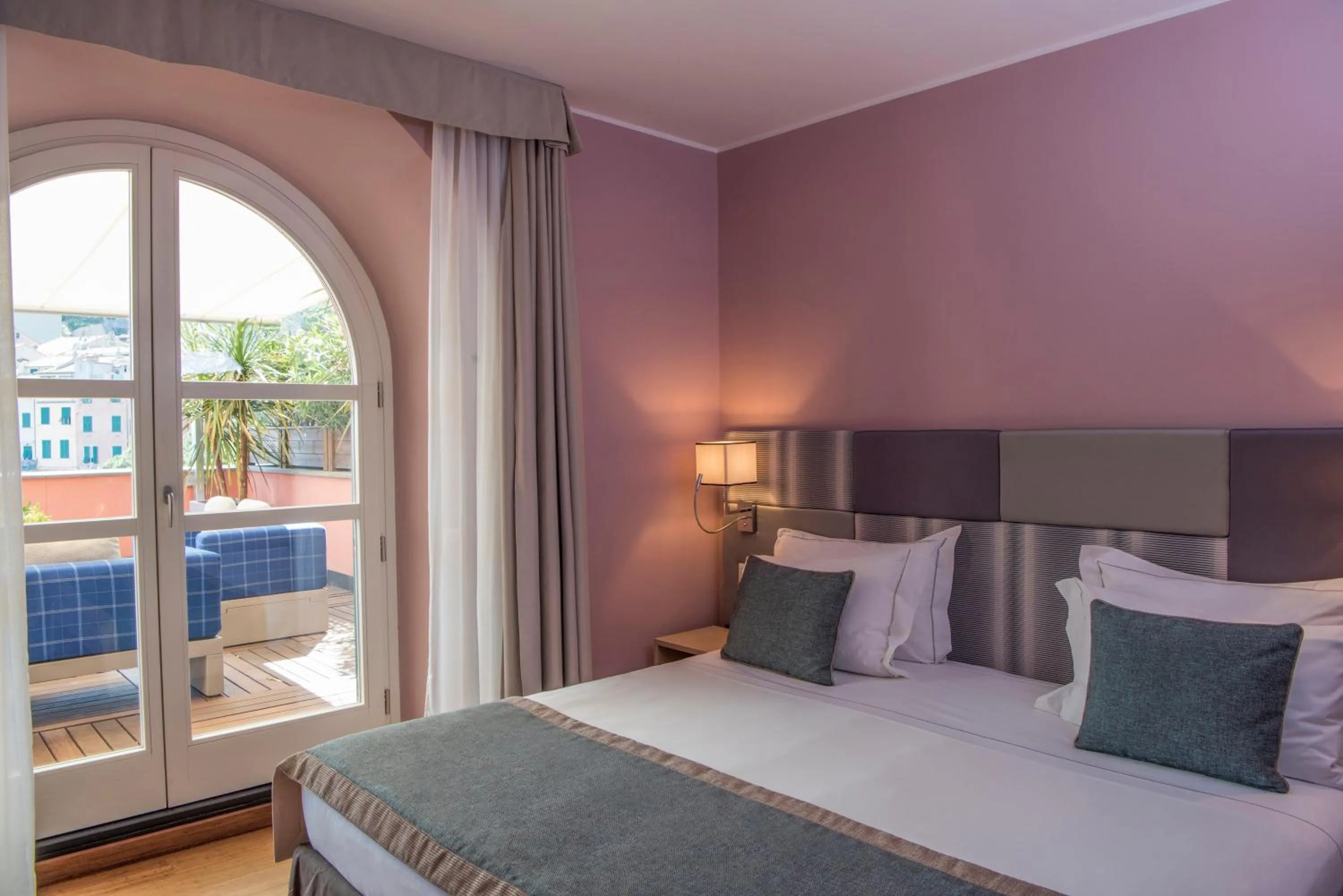 Bed in Grand Hotel Portovenere