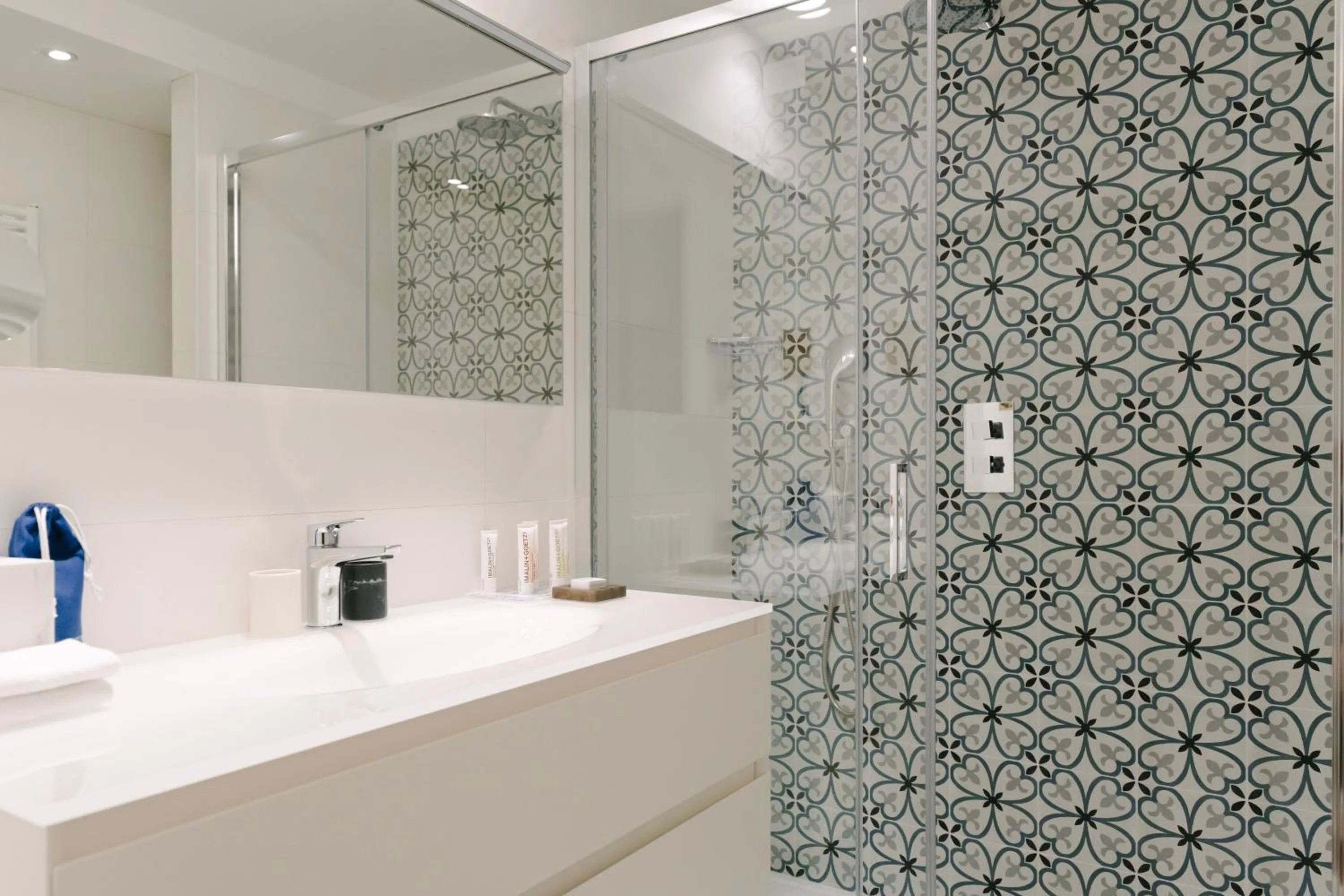 Shower in Grand Hotel Portovenere